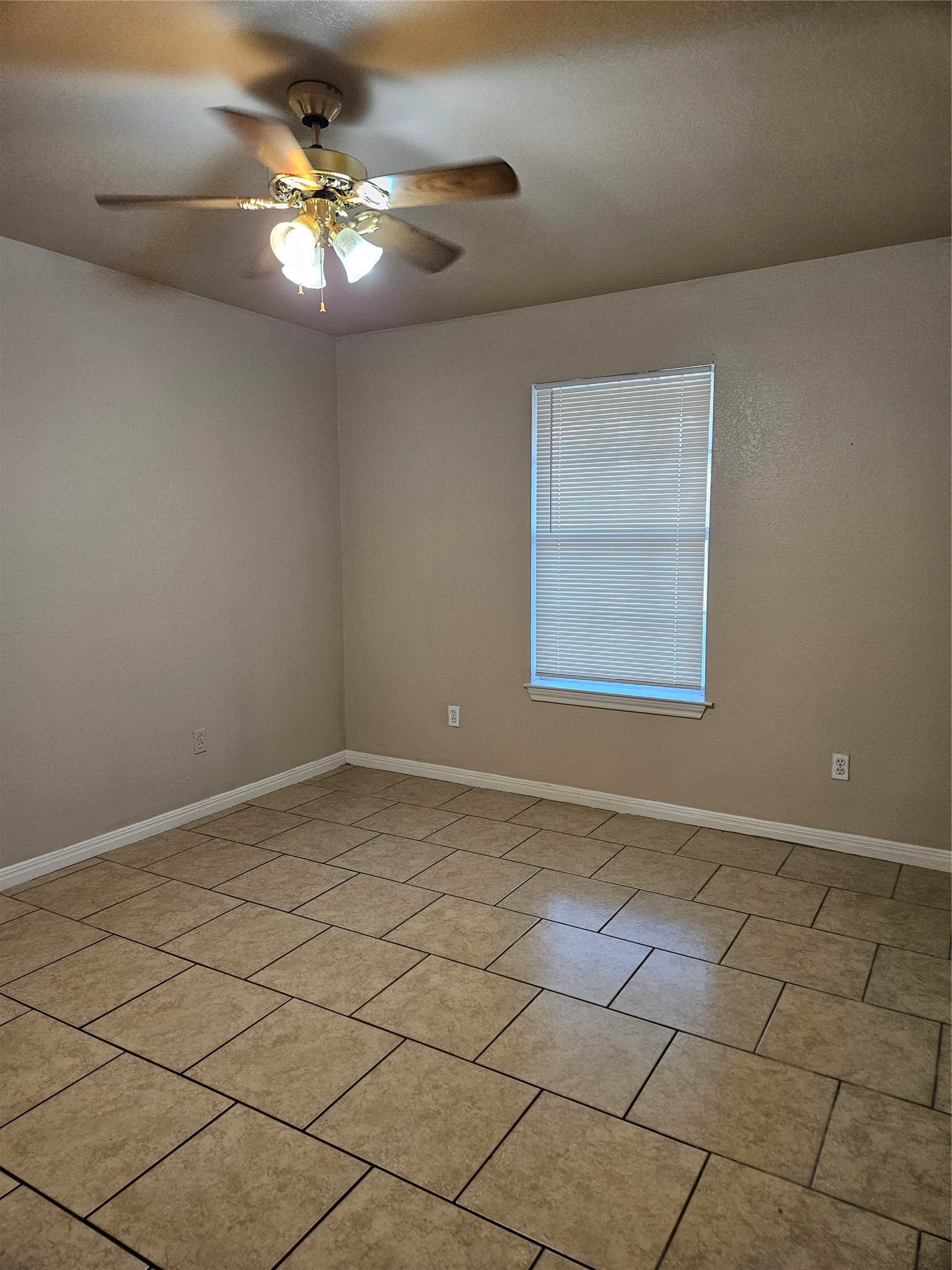 231-233 E Craven Avenue Lacy Lakeview TX 76705