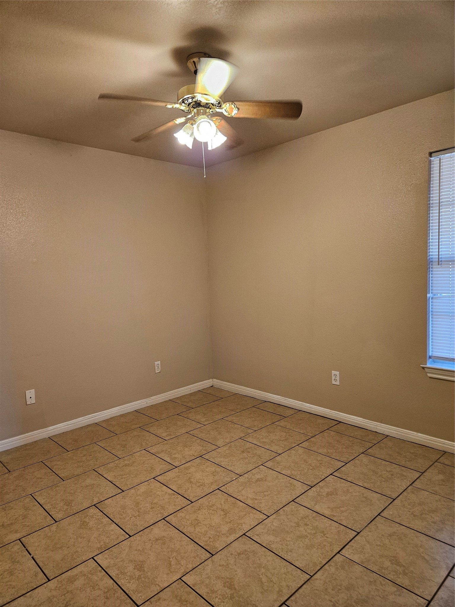 231-233 E Craven Avenue Lacy Lakeview TX 76705