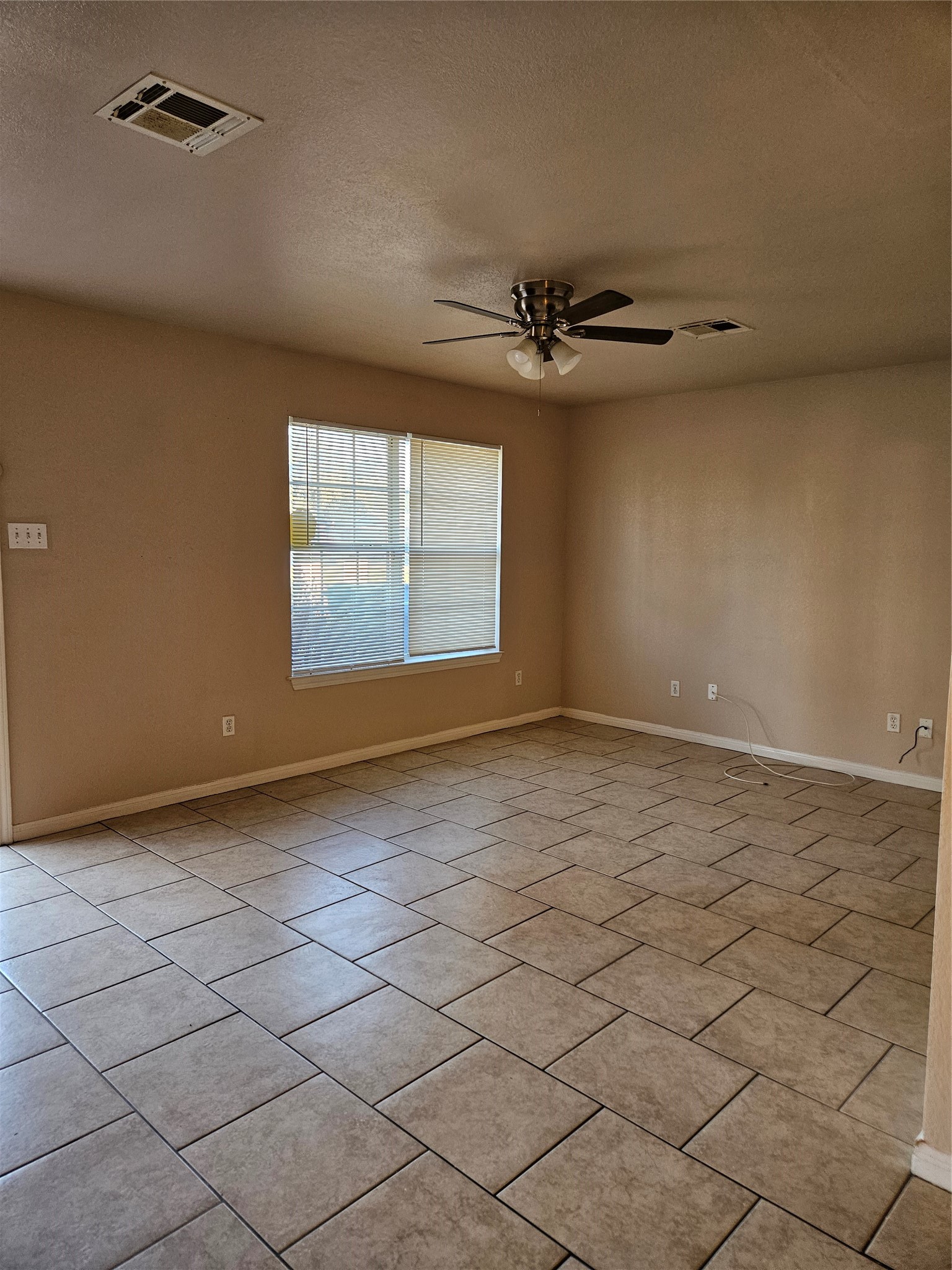 231-233 E Craven Avenue Lacy Lakeview TX 76705