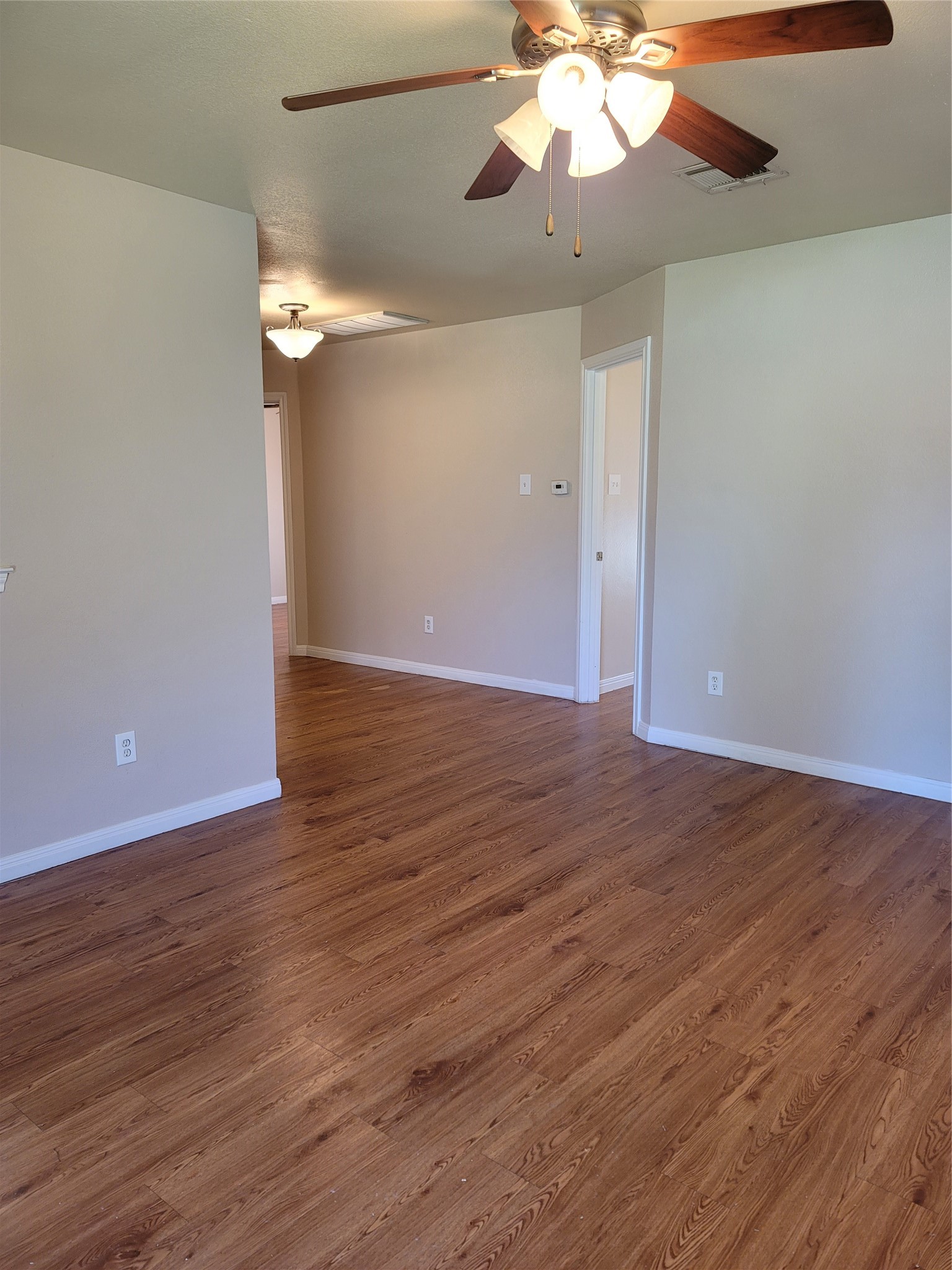 231-233 E Craven Avenue Lacy Lakeview TX 76705