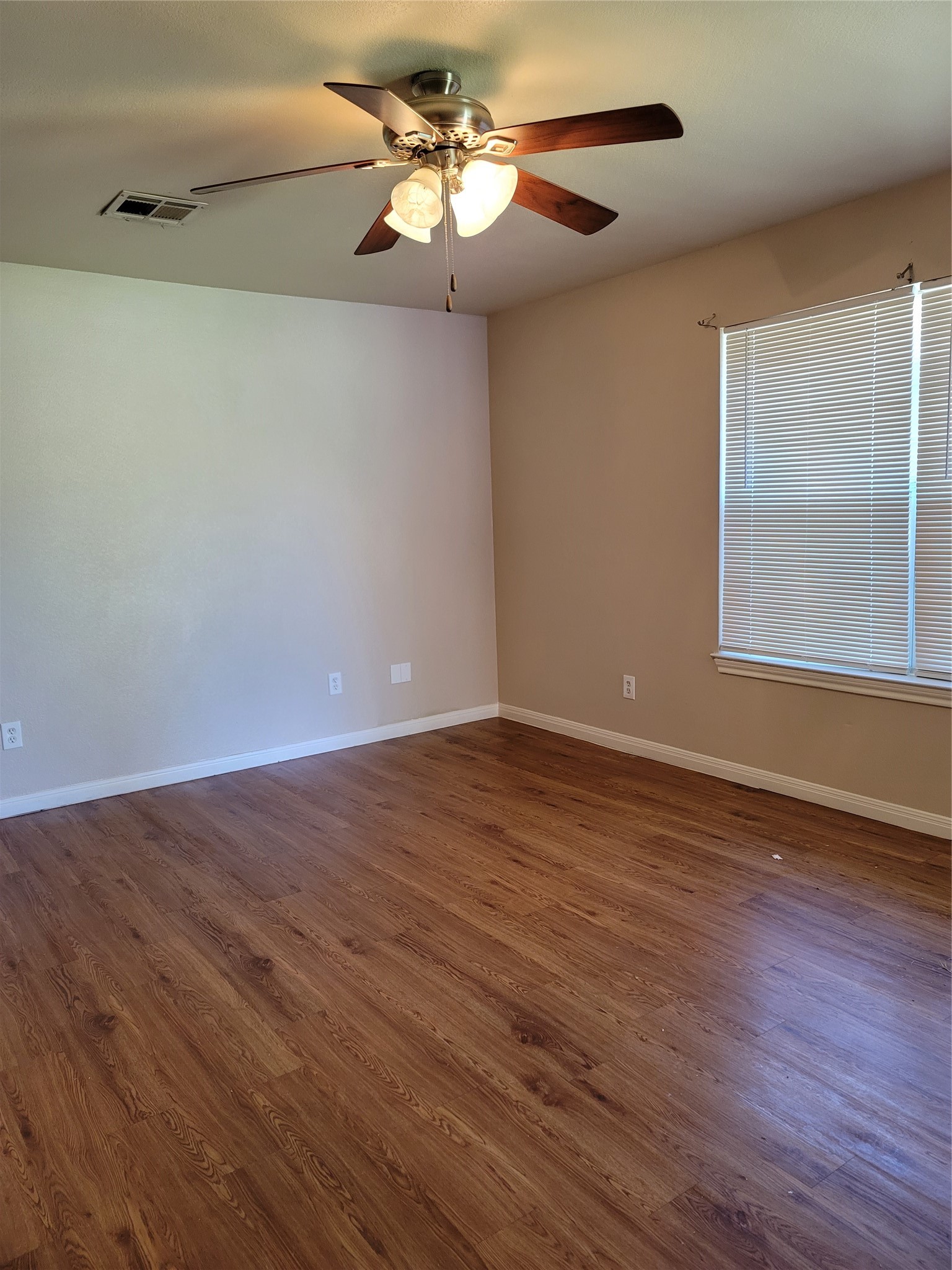 231-233 E Craven Avenue Lacy Lakeview TX 76705