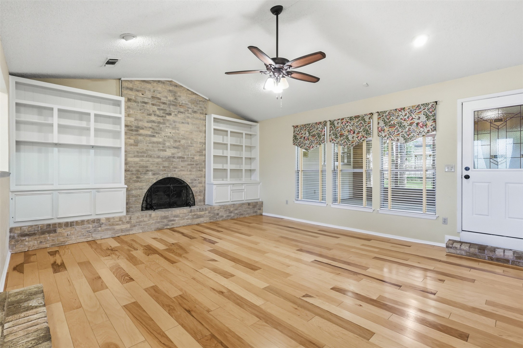 2108 Edgewood Court Arlington TX 76013