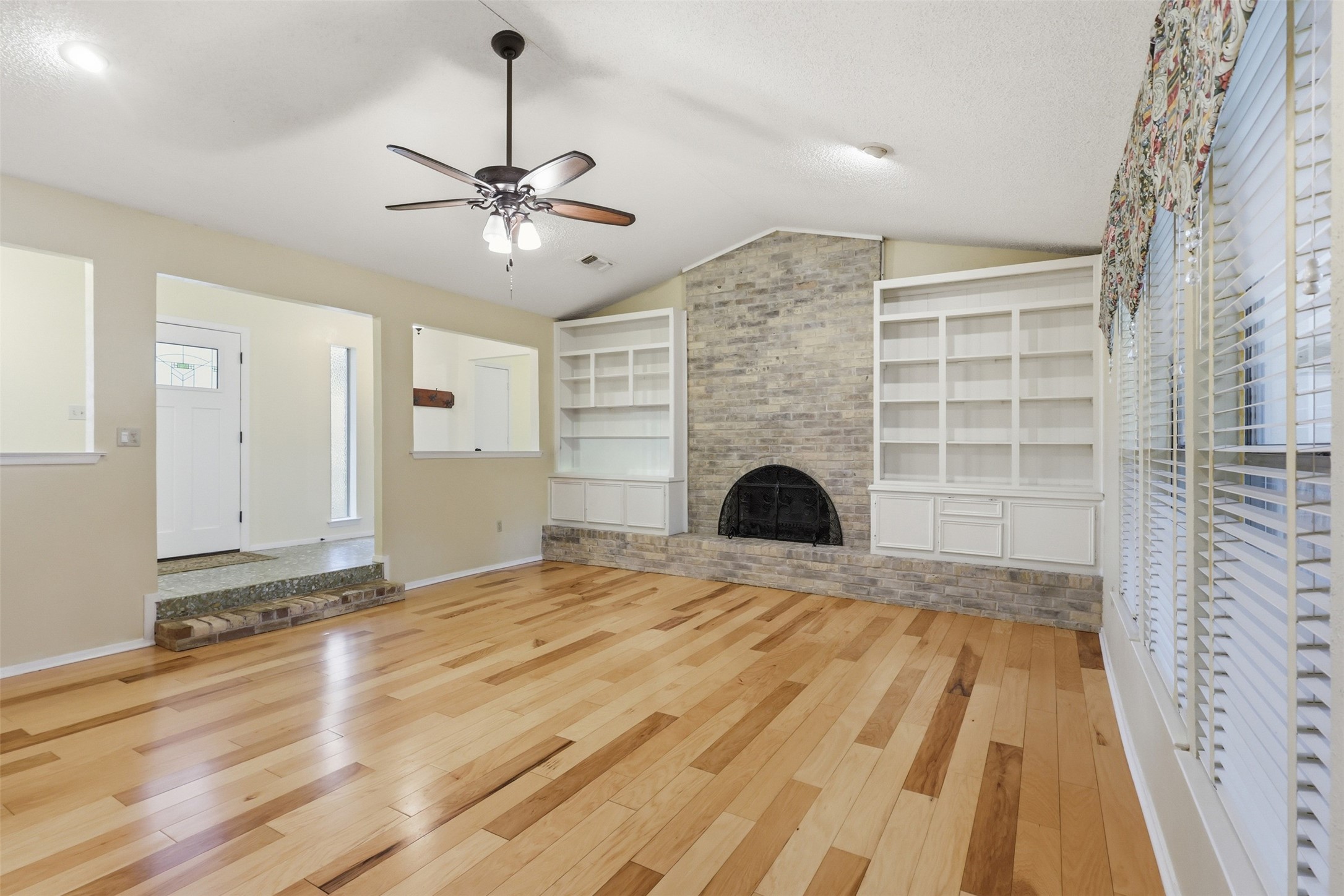 2108 Edgewood Court Arlington TX 76013
