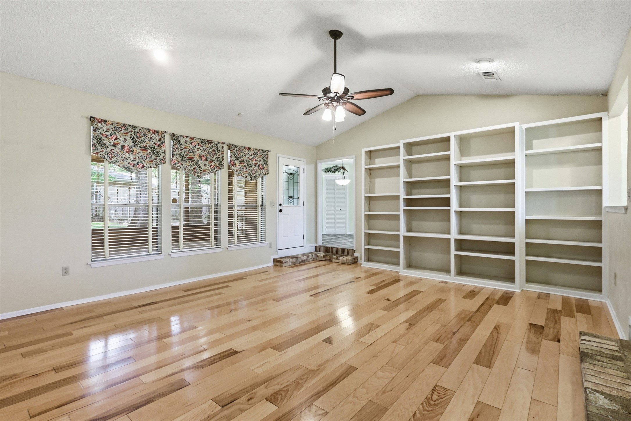 2108 Edgewood Court Arlington TX 76013