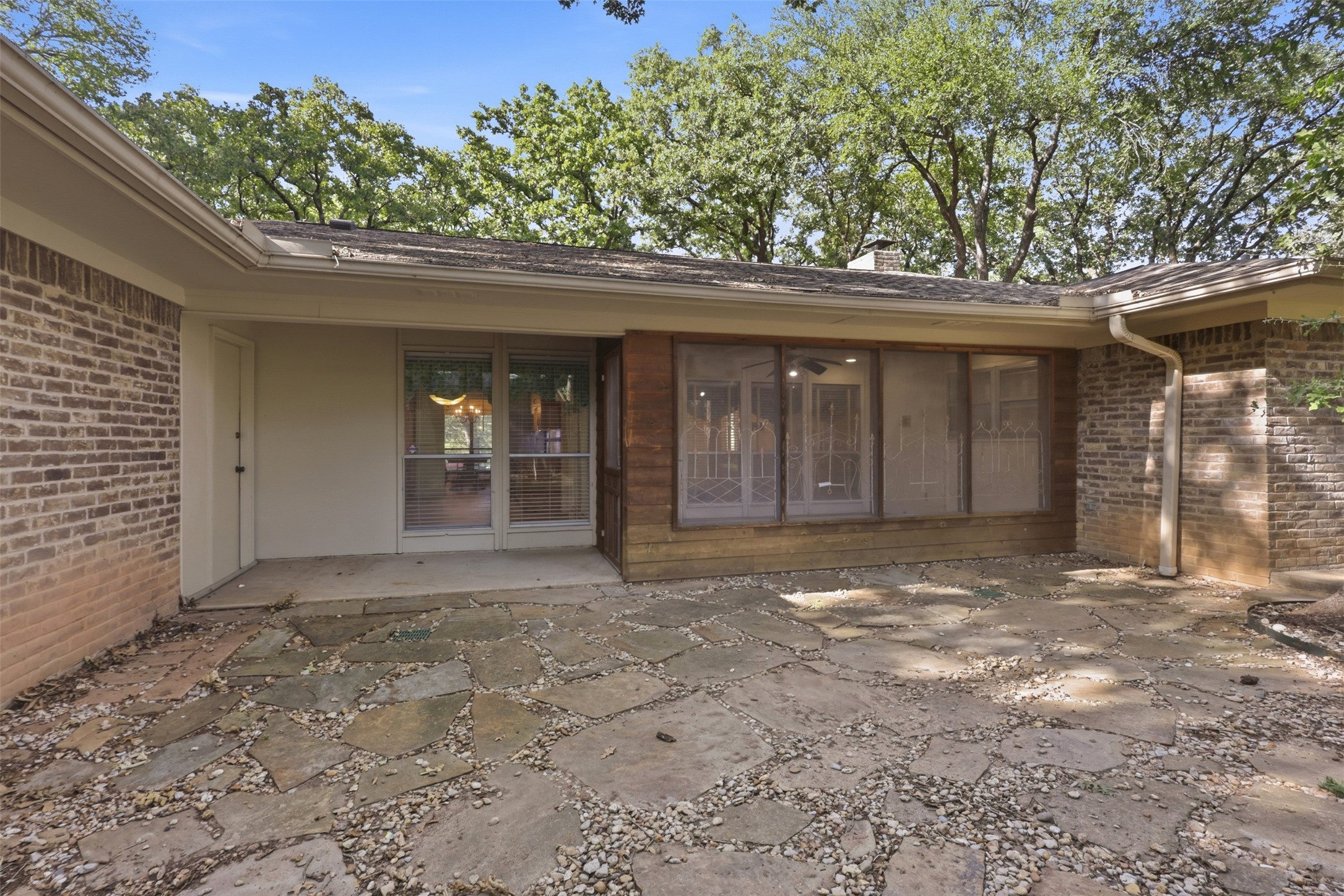 2108 Edgewood Court Arlington TX 76013