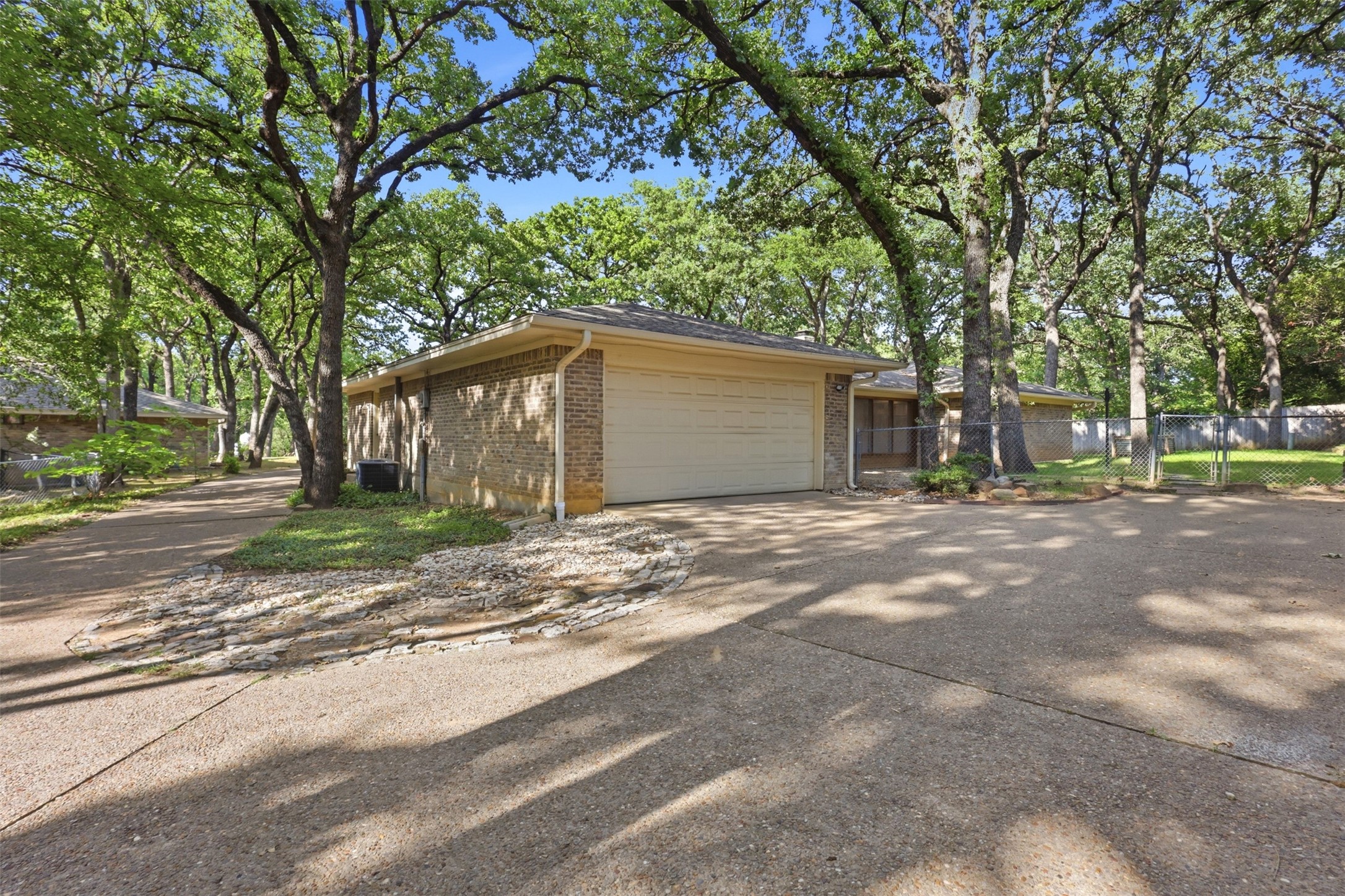 2108 Edgewood Court Arlington TX 76013
