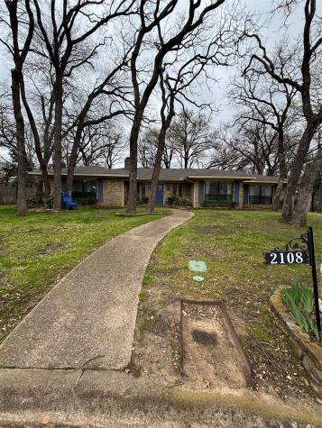 2108 Edgewood Court Arlington TX 76013
