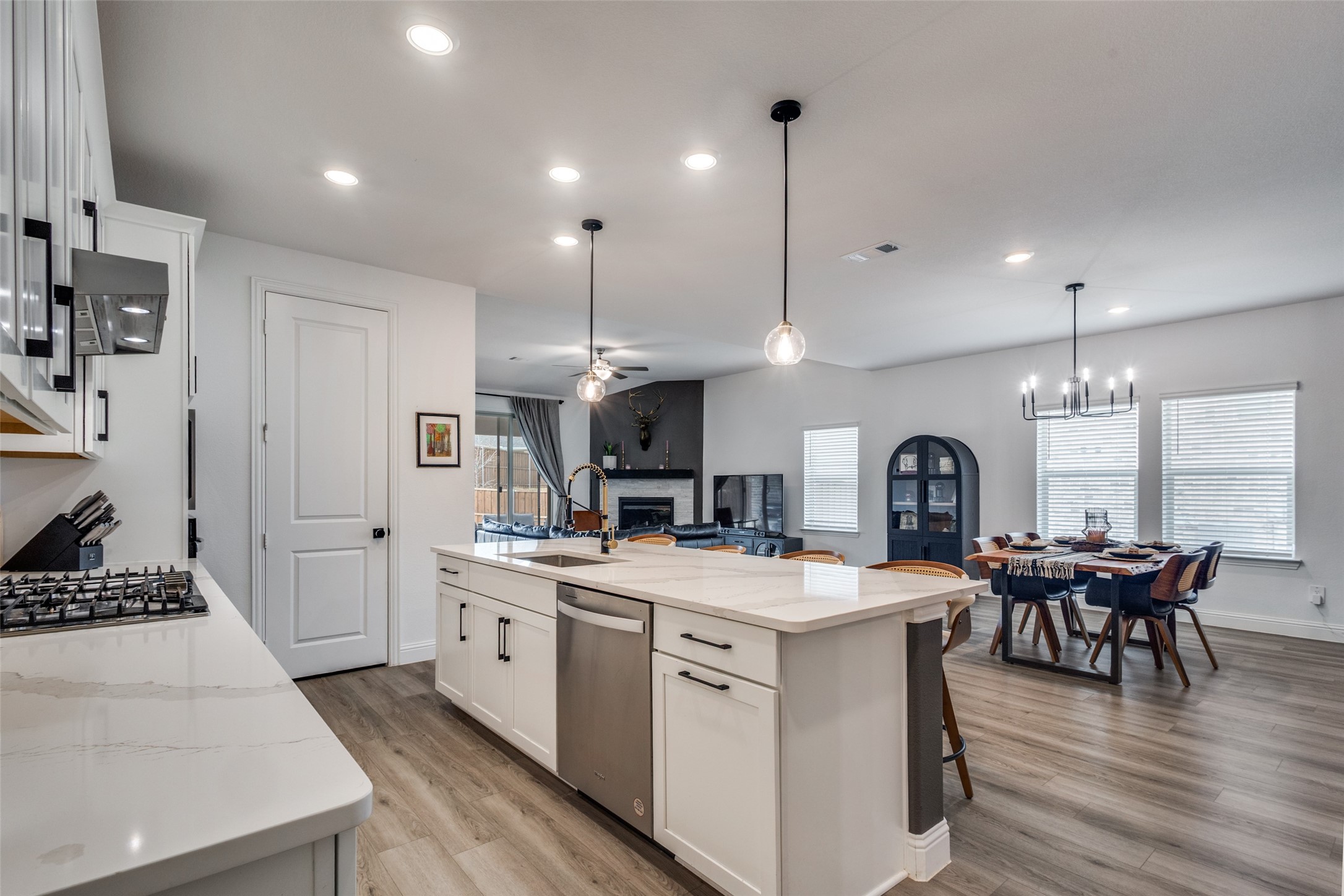 2813 Acadia Drive Corinth TX 76210