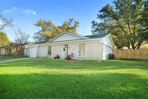 518 Meadowcreek Lane Garland TX 75043