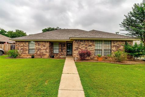 1037 Steven Street Burleson TX 76028