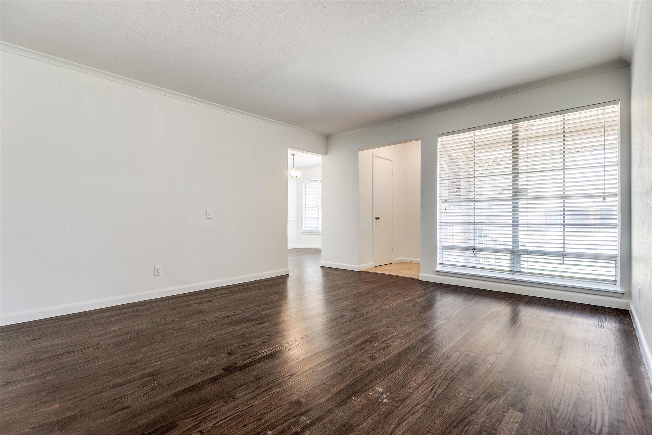 6519 Ravendale Lane Dallas TX 75214