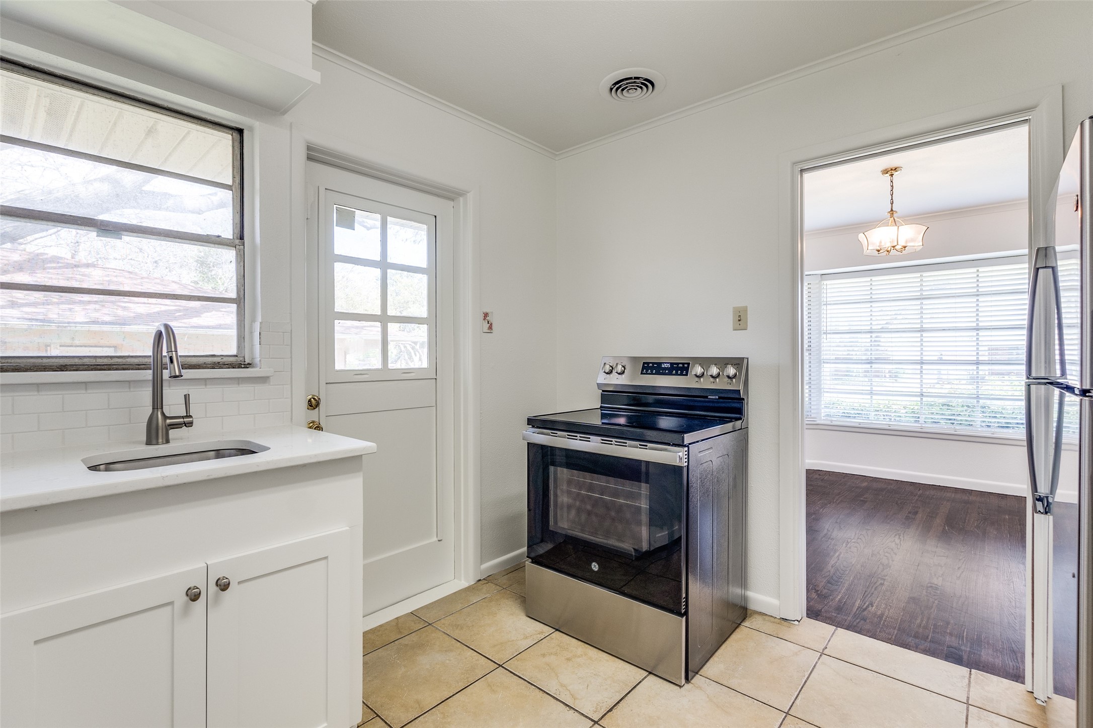 6519 Ravendale Lane Dallas TX 75214