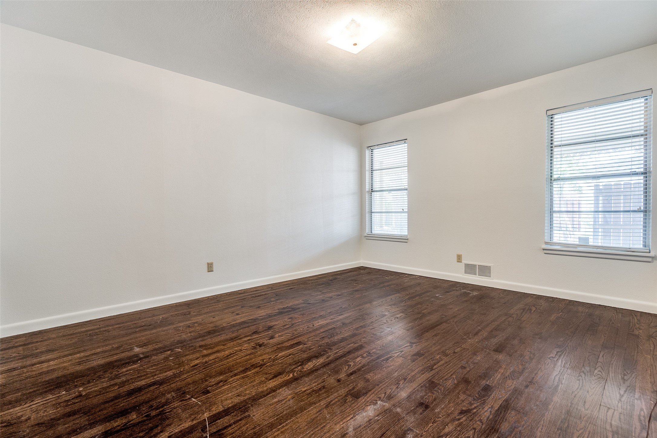 6519 Ravendale Lane Dallas TX 75214