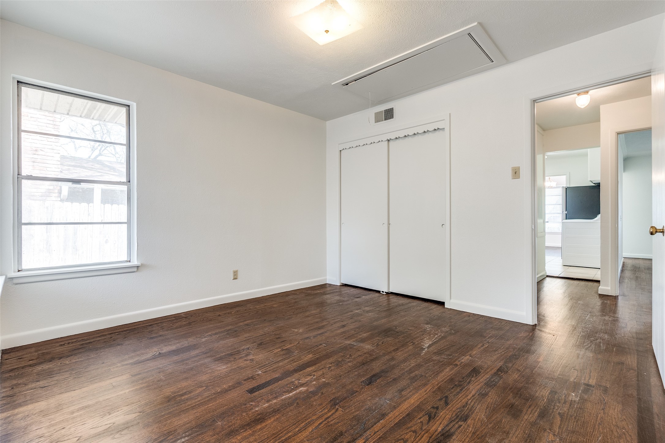 6519 Ravendale Lane Dallas TX 75214