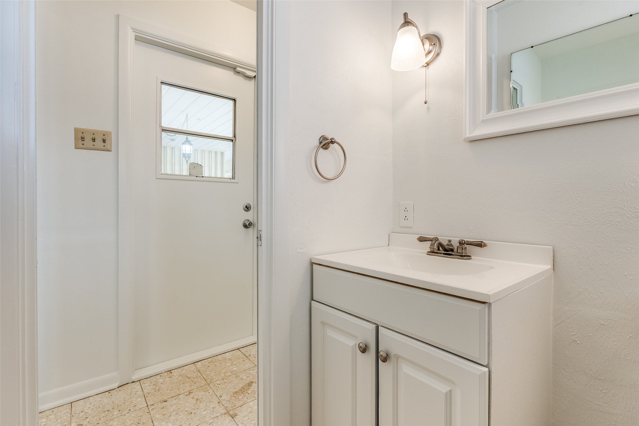6519 Ravendale Lane Dallas TX 75214