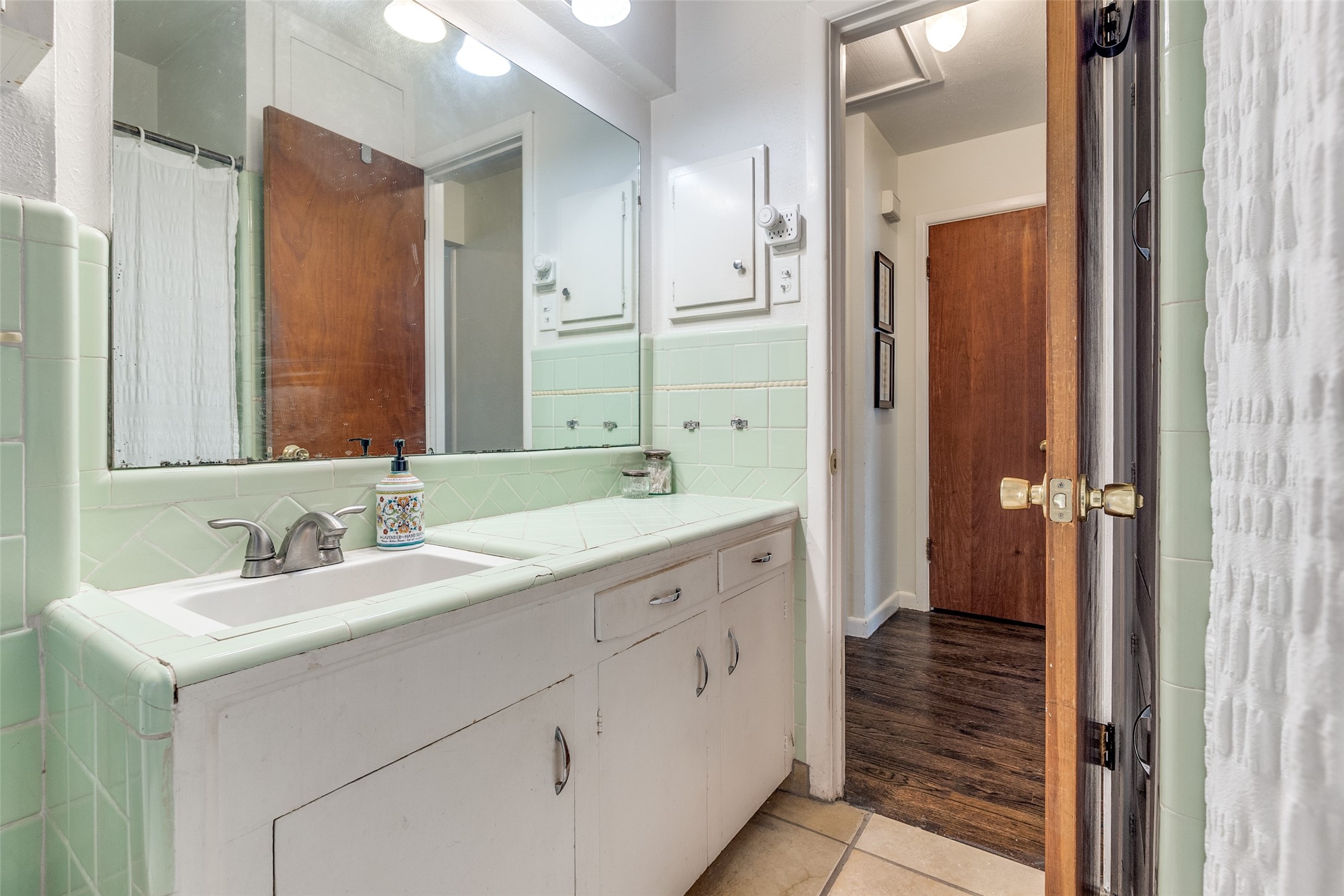 6519 Ravendale Lane Dallas TX 75214