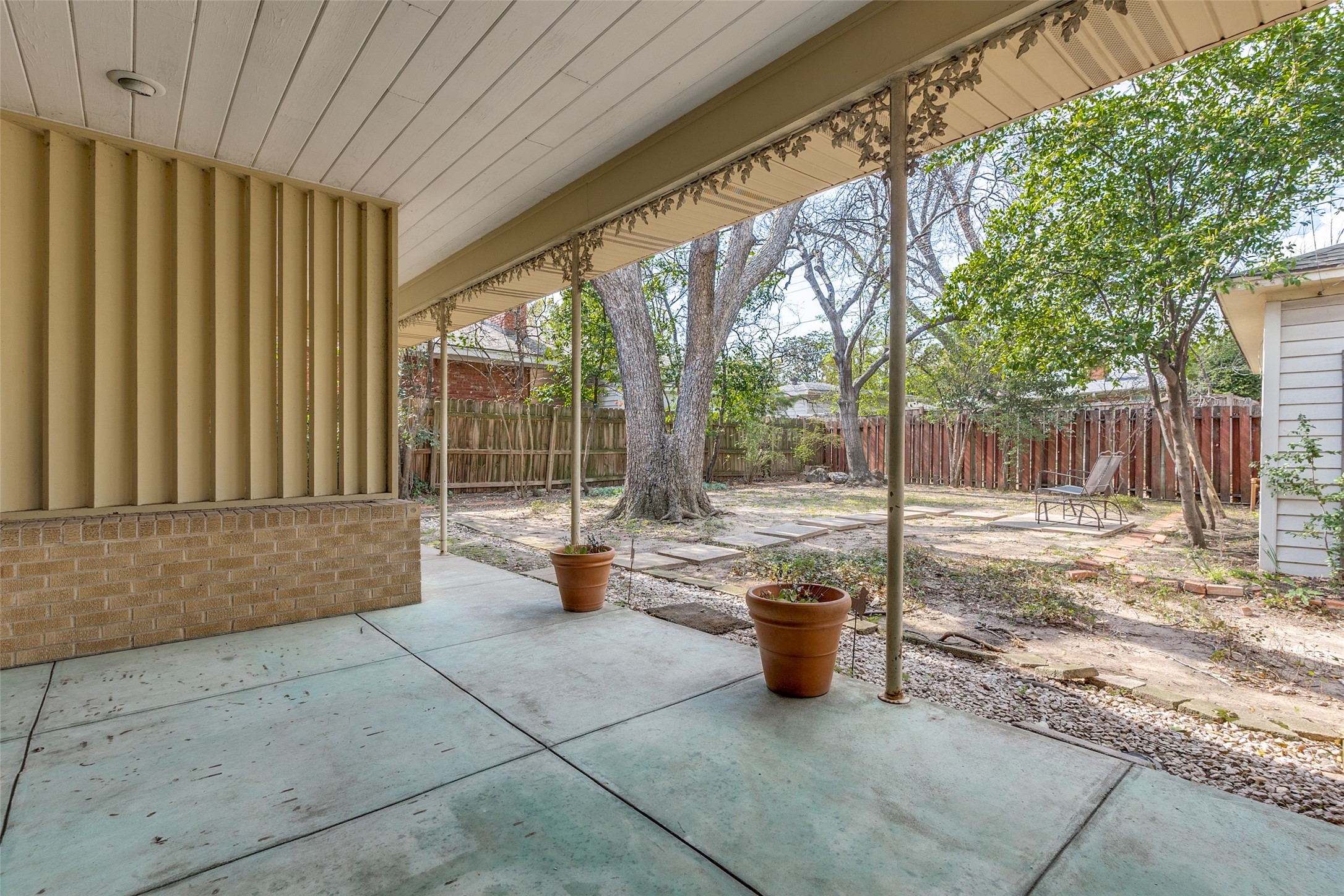 6519 Ravendale Lane Dallas TX 75214
