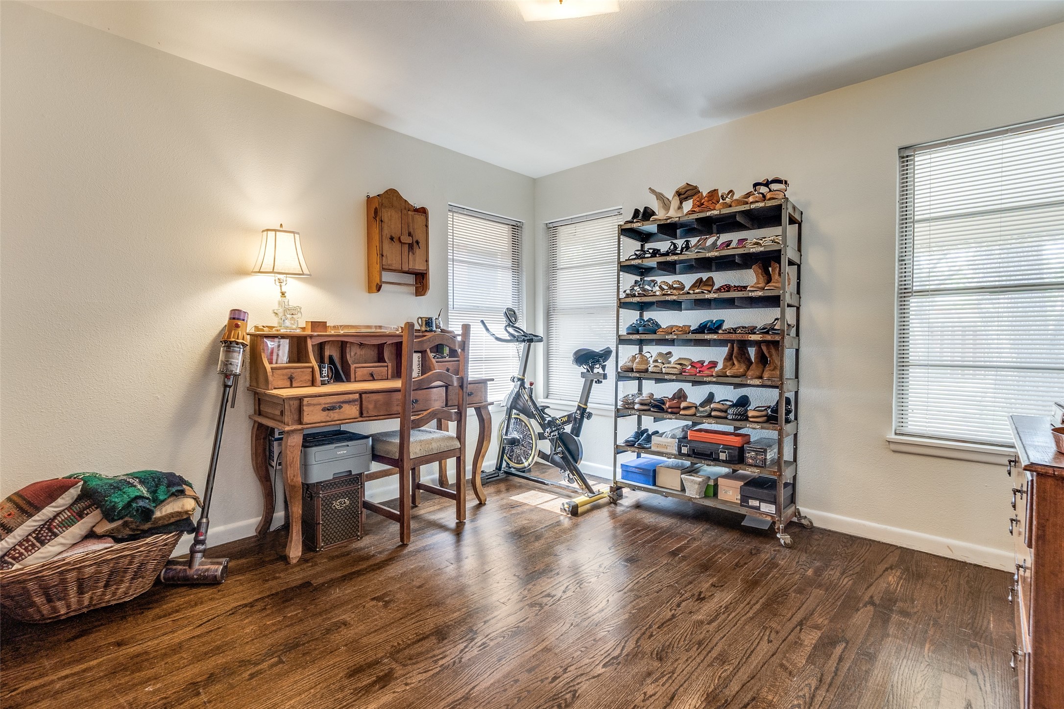 6519 Ravendale Lane Dallas TX 75214