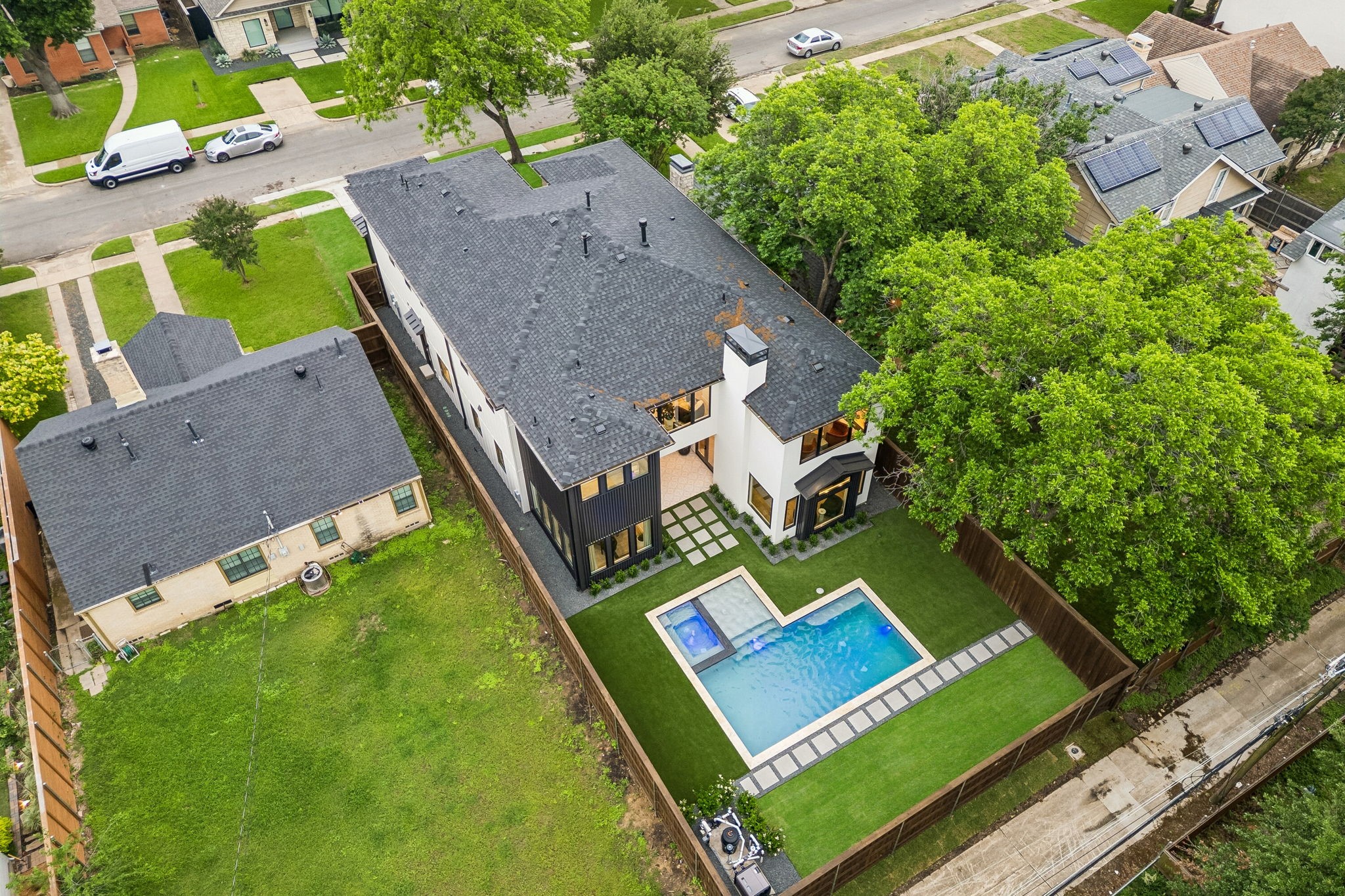 7615 Morton Street Dallas TX 75209
