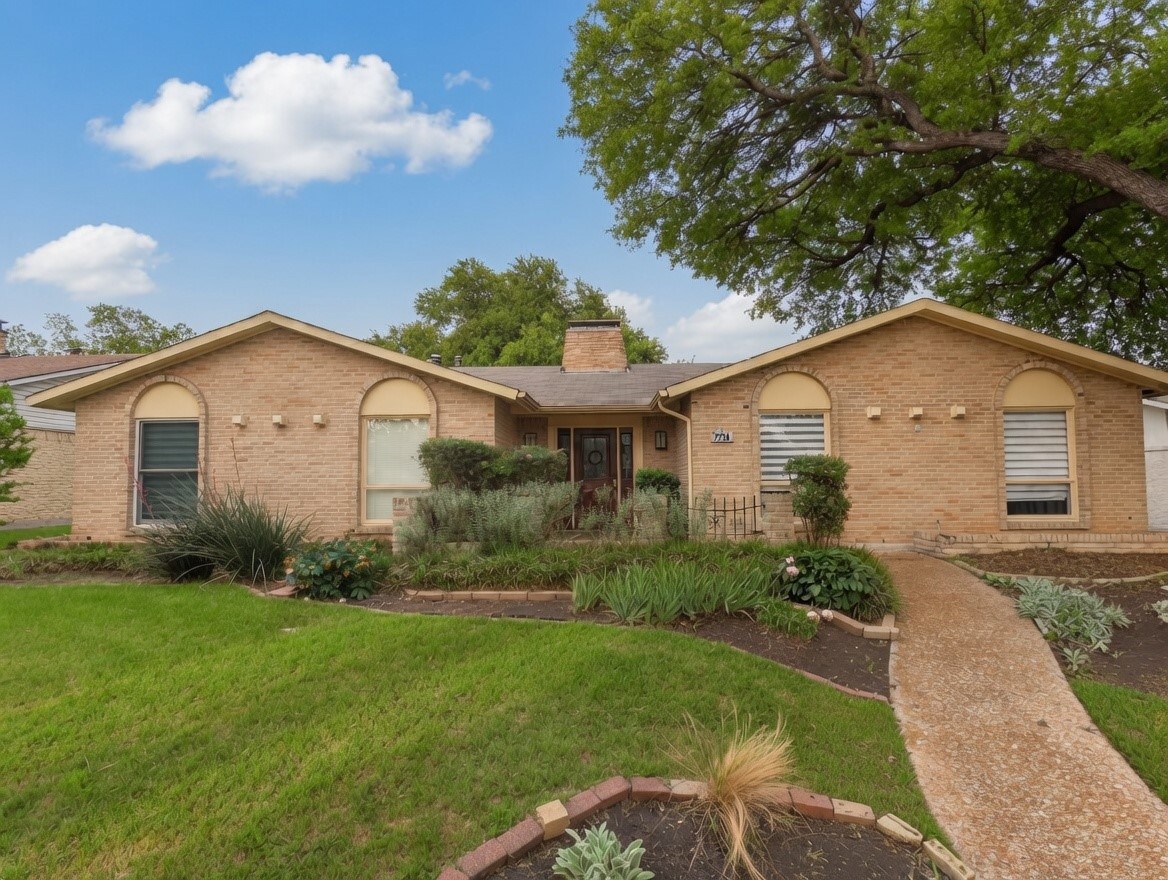 7736 El Santo Lane Dallas TX 75248