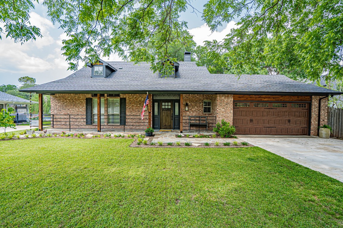 303 Casas Del Sur Street Granbury TX 76049