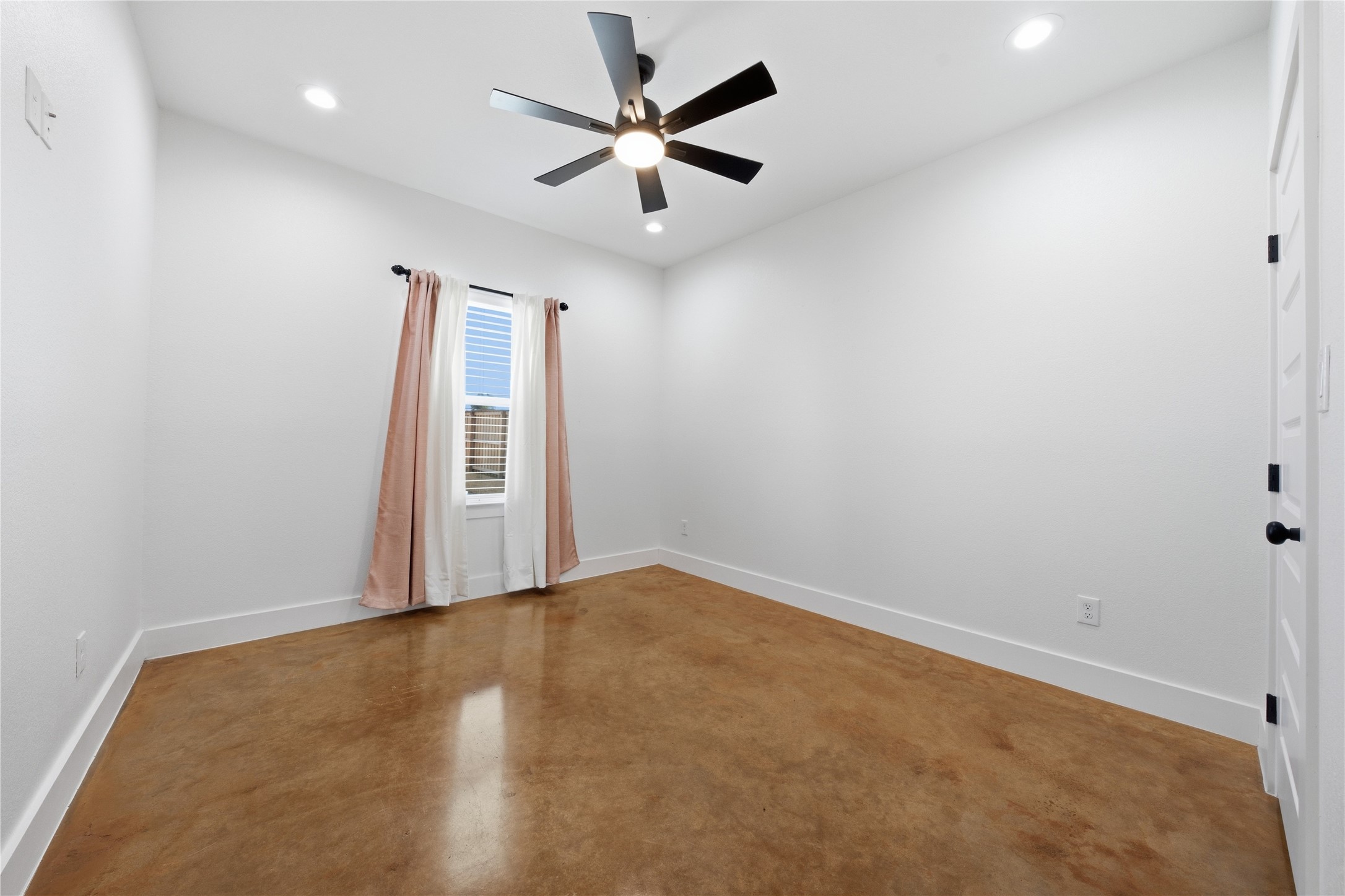 35835 Fm 47 Mabank TX 75147