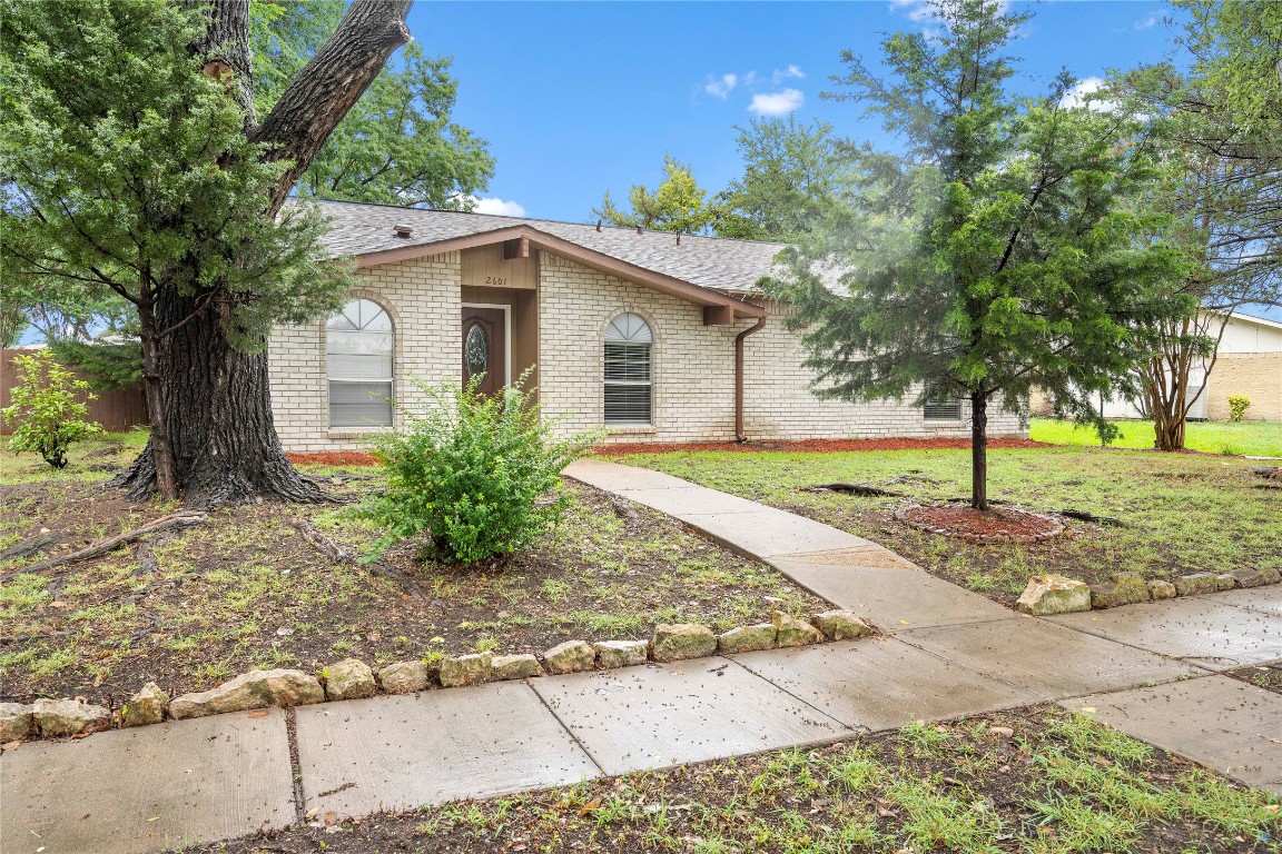 2601 Branch Oaks Drive Garland TX 75043