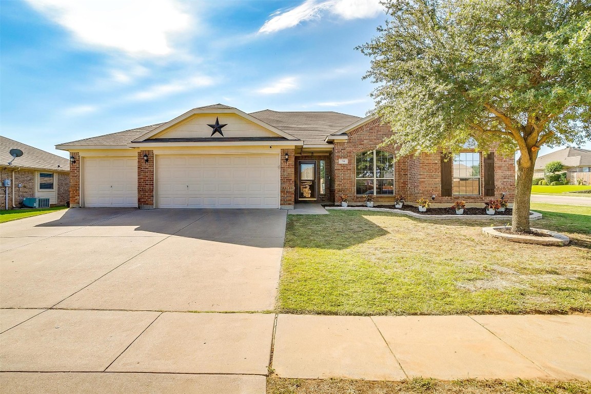 718 E Sheila Circle Joshua TX 76058