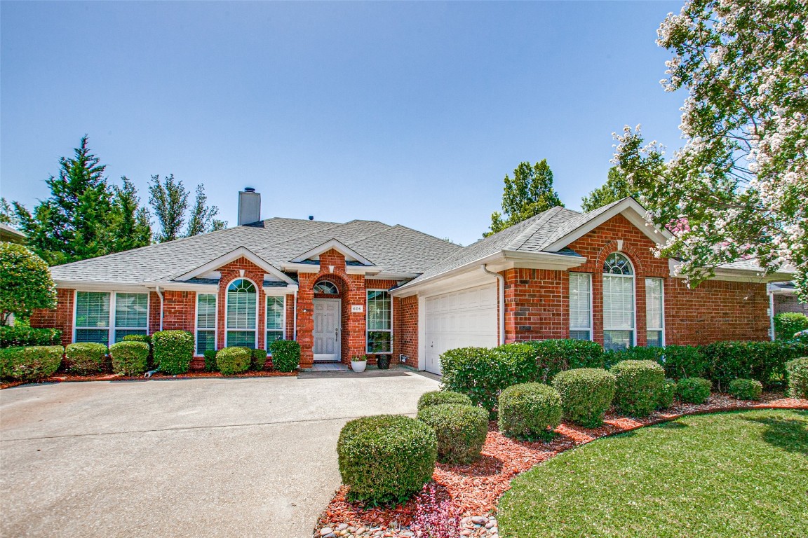 606 Baltusrol Circle Garland TX 75044