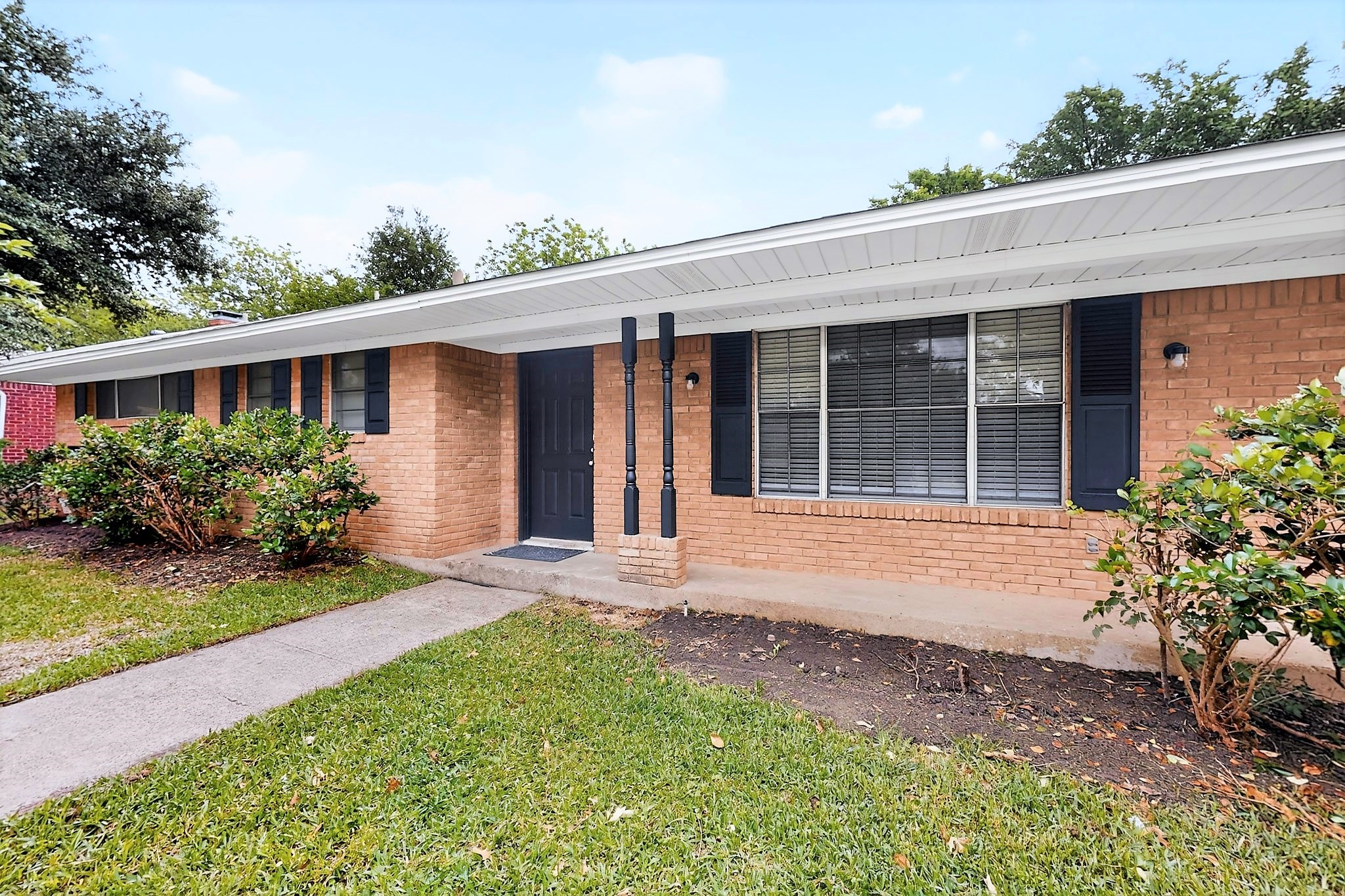 1602 Dakota Drive Garland TX 75043