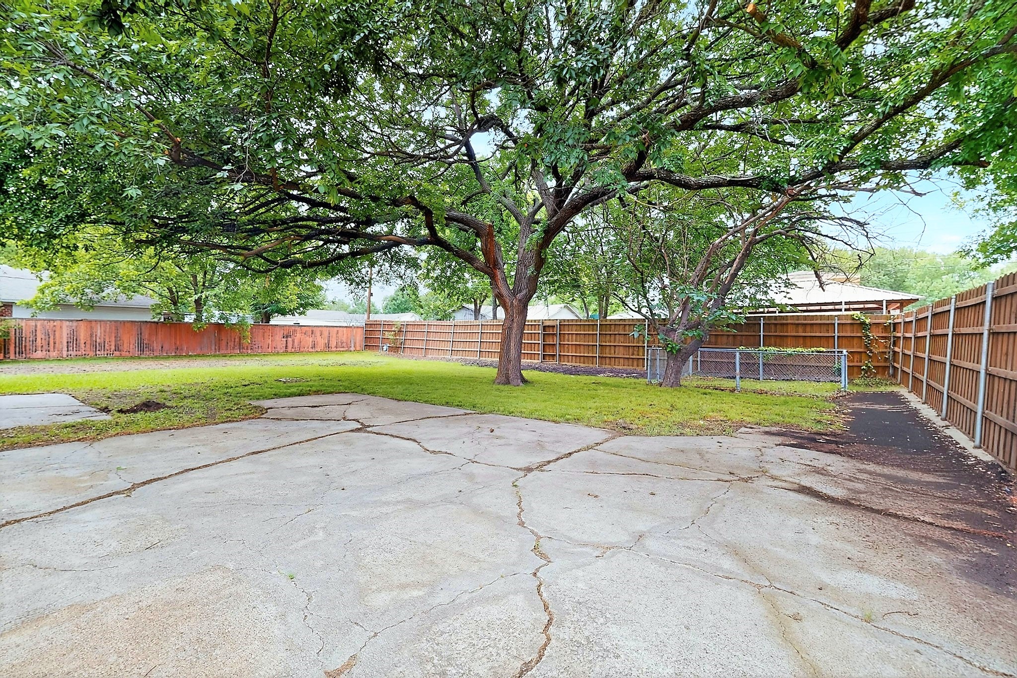 1602 Dakota Drive Garland TX 75043