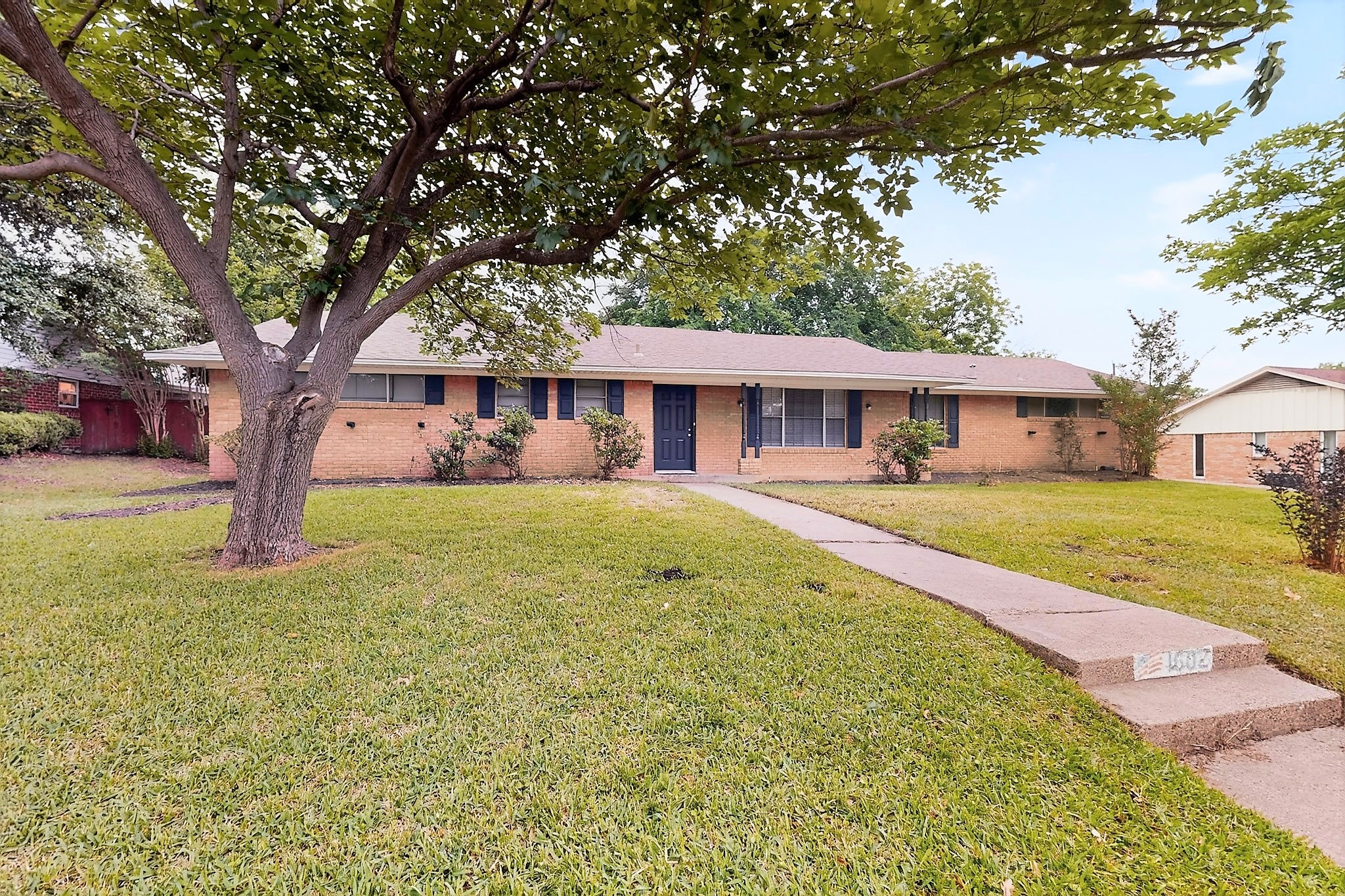 1602 Dakota Drive Garland TX 75043