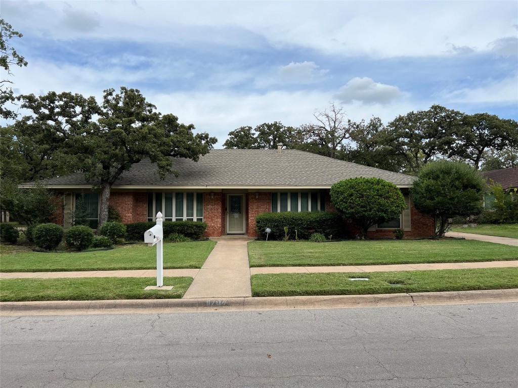 1707 Hilltop Lane Pantego TX 76013