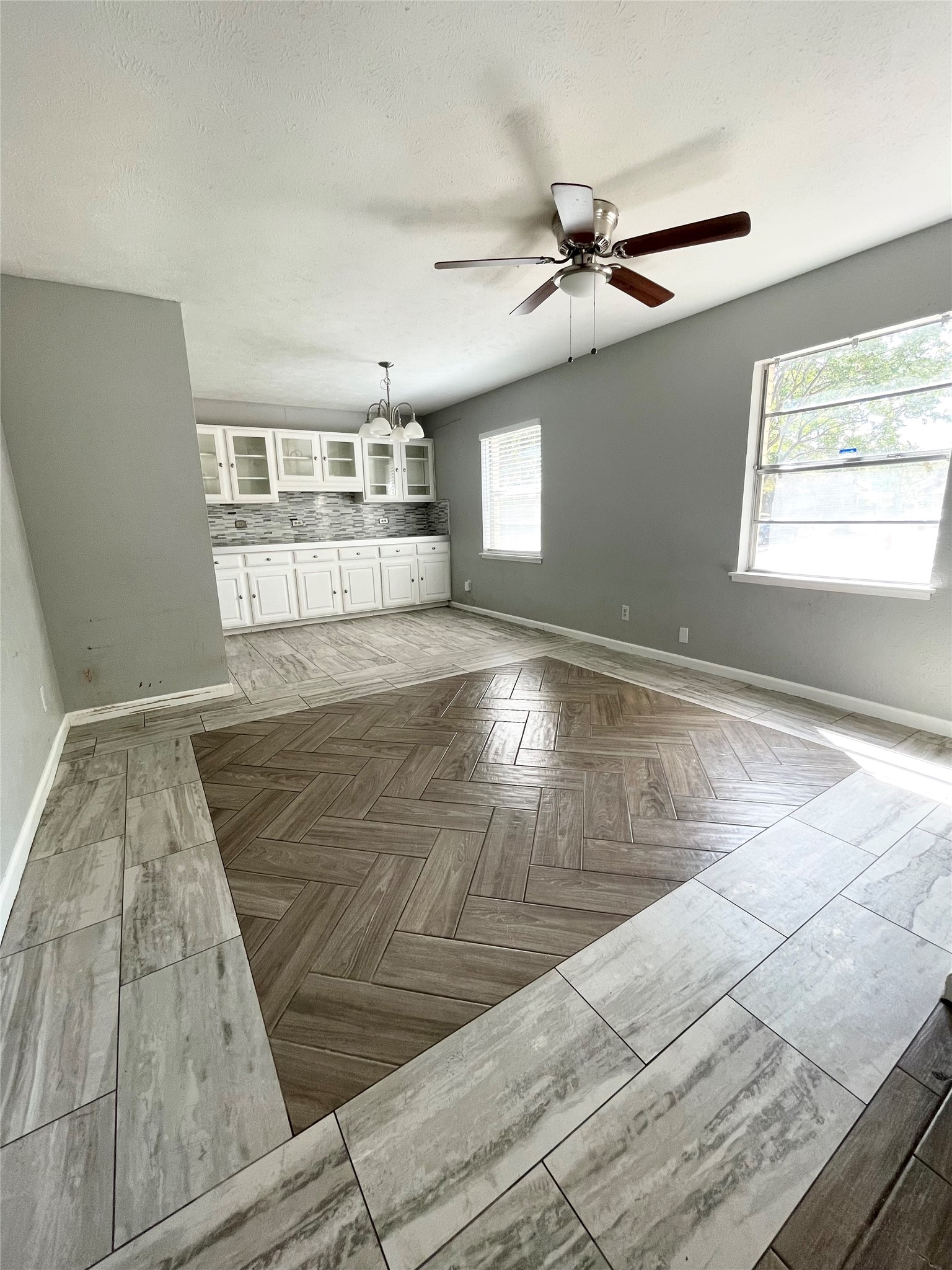 702 Pinehill Lane Grand Prairie TX 75052
