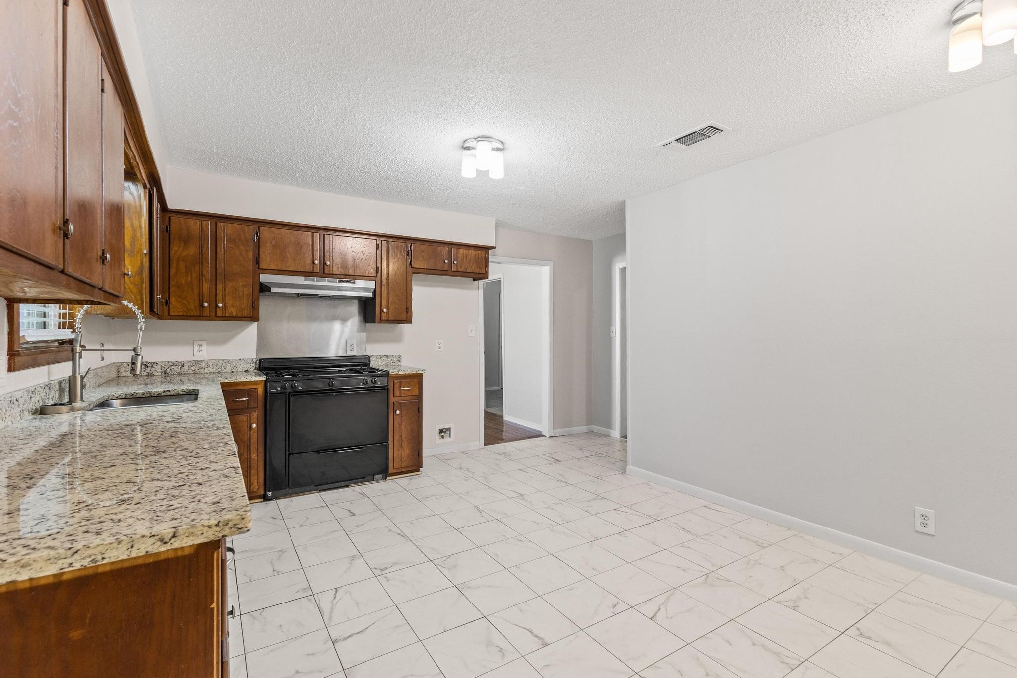 904 S Gribble Street Sherman TX 75090