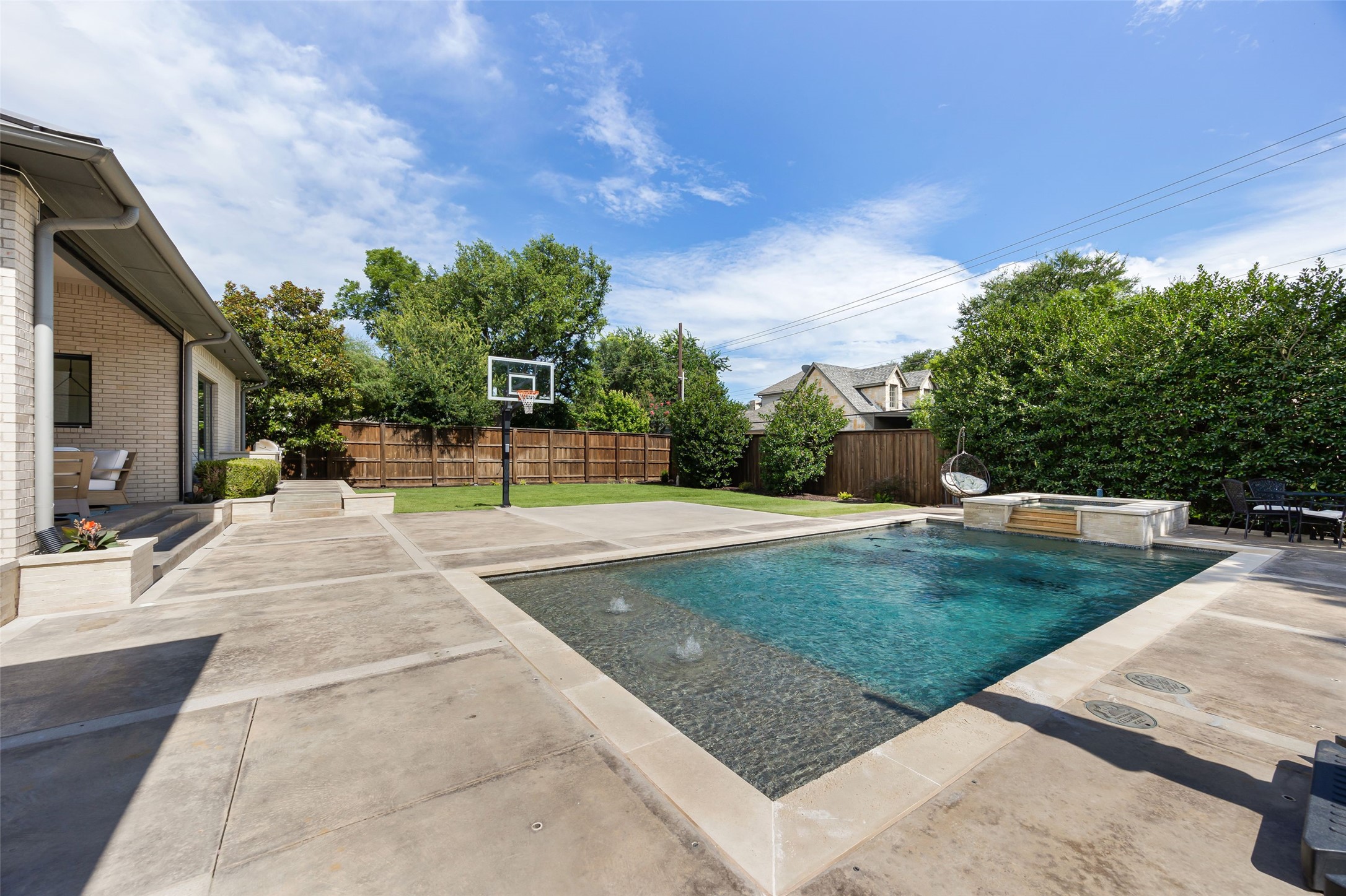 5948 Azalea Lane Dallas TX 75230