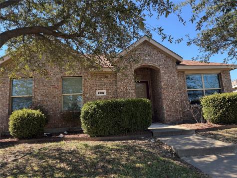 2027 Fair Weather Drive Lancaster TX 75146