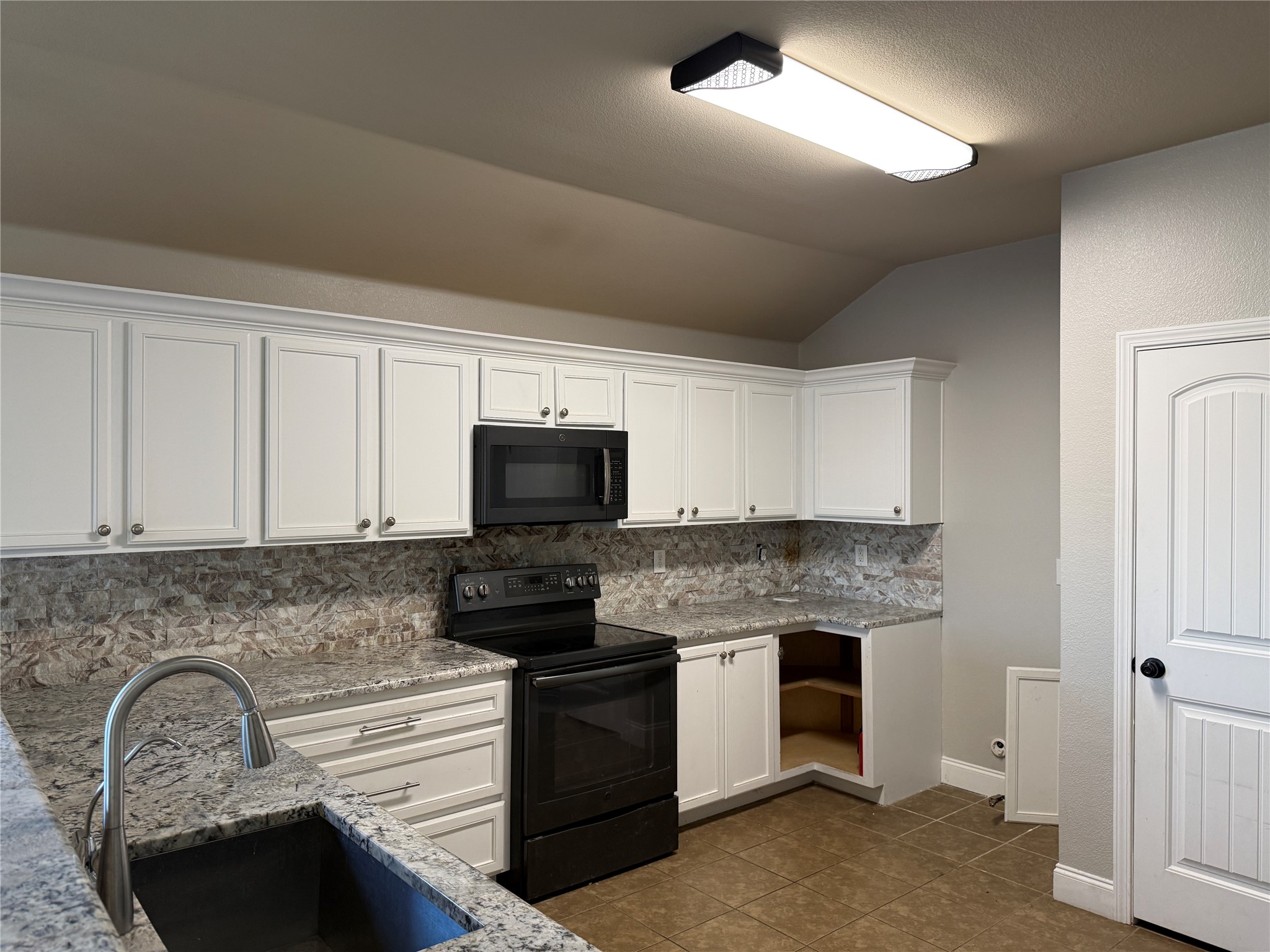 2027 Fair Weather Drive Lancaster TX 75146