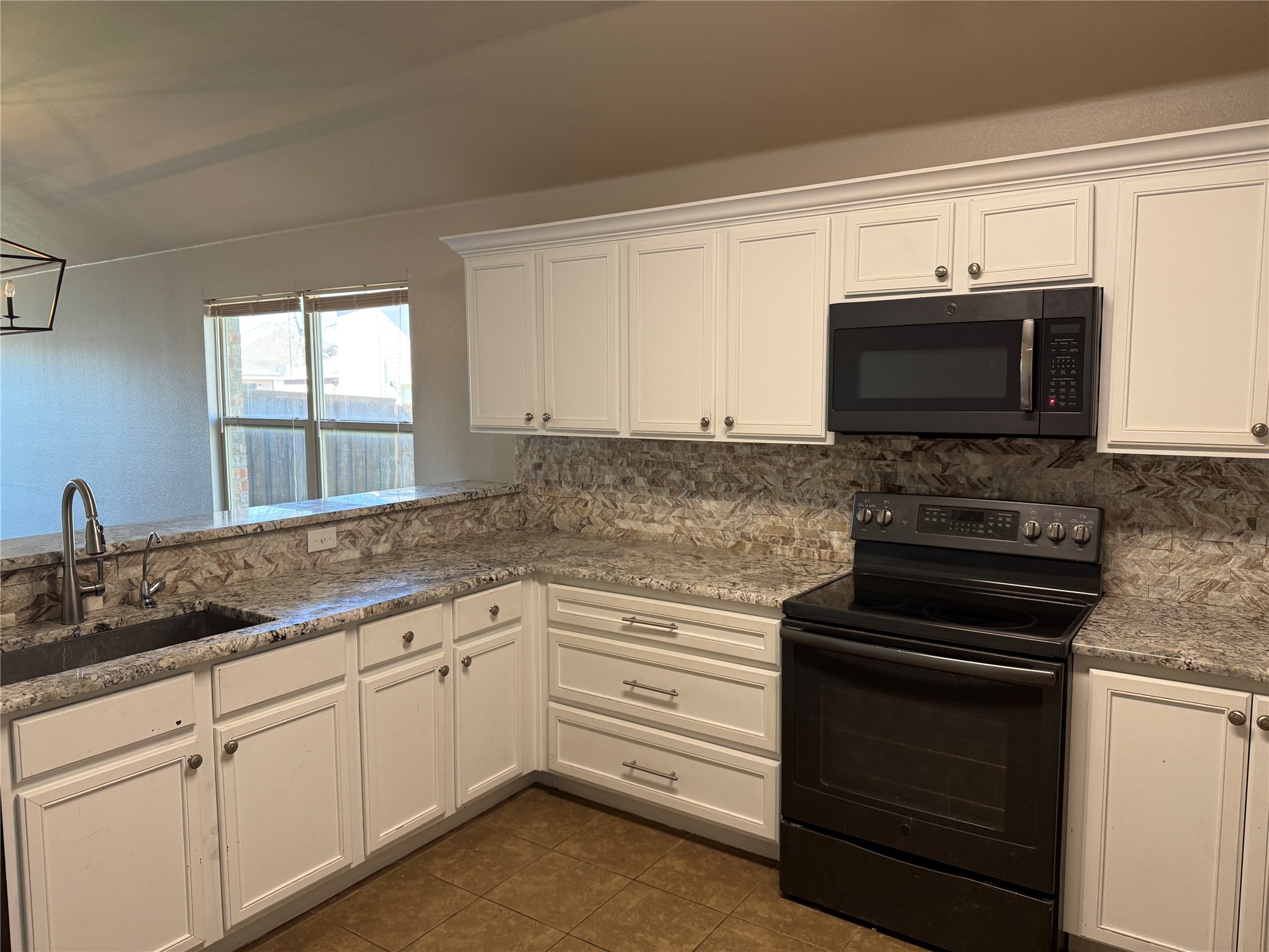 2027 Fair Weather Drive Lancaster TX 75146