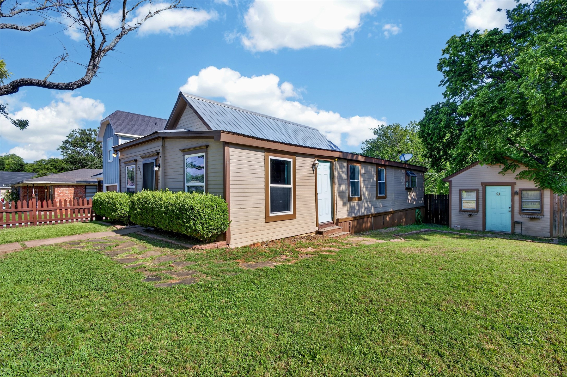 715 W Munson Street Denison TX 75020