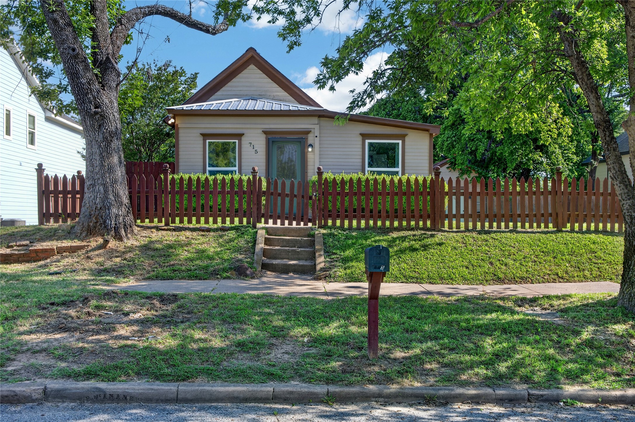 715 W Munson Street Denison TX 75020