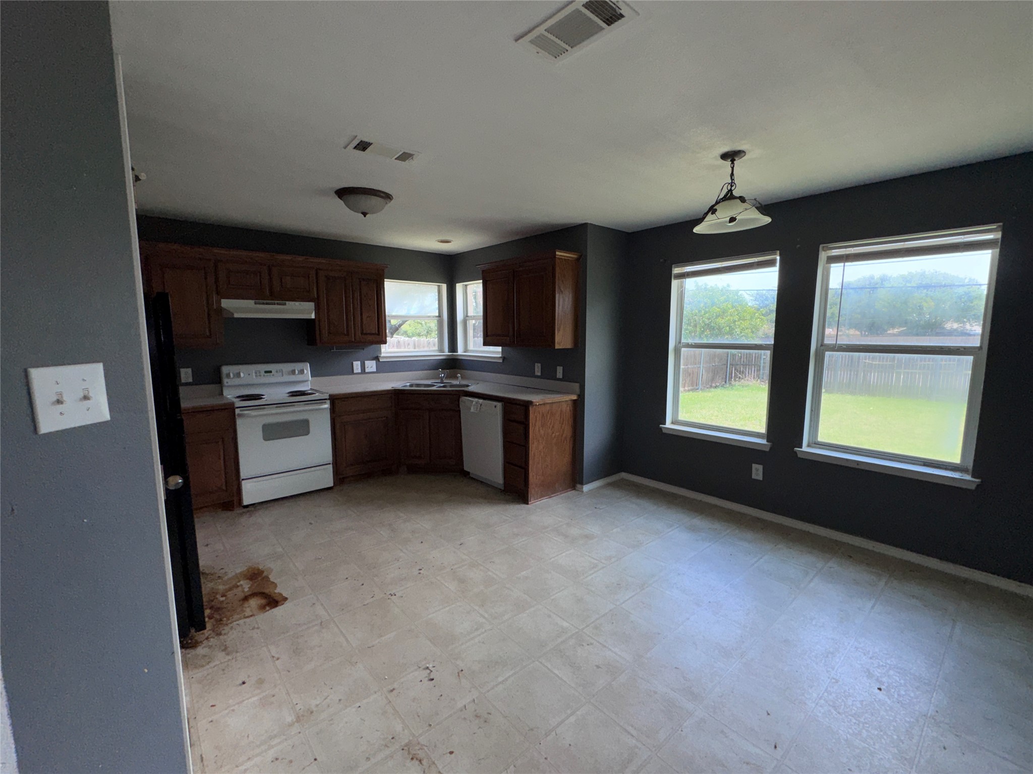 517 Birch Street Crowley TX 76036