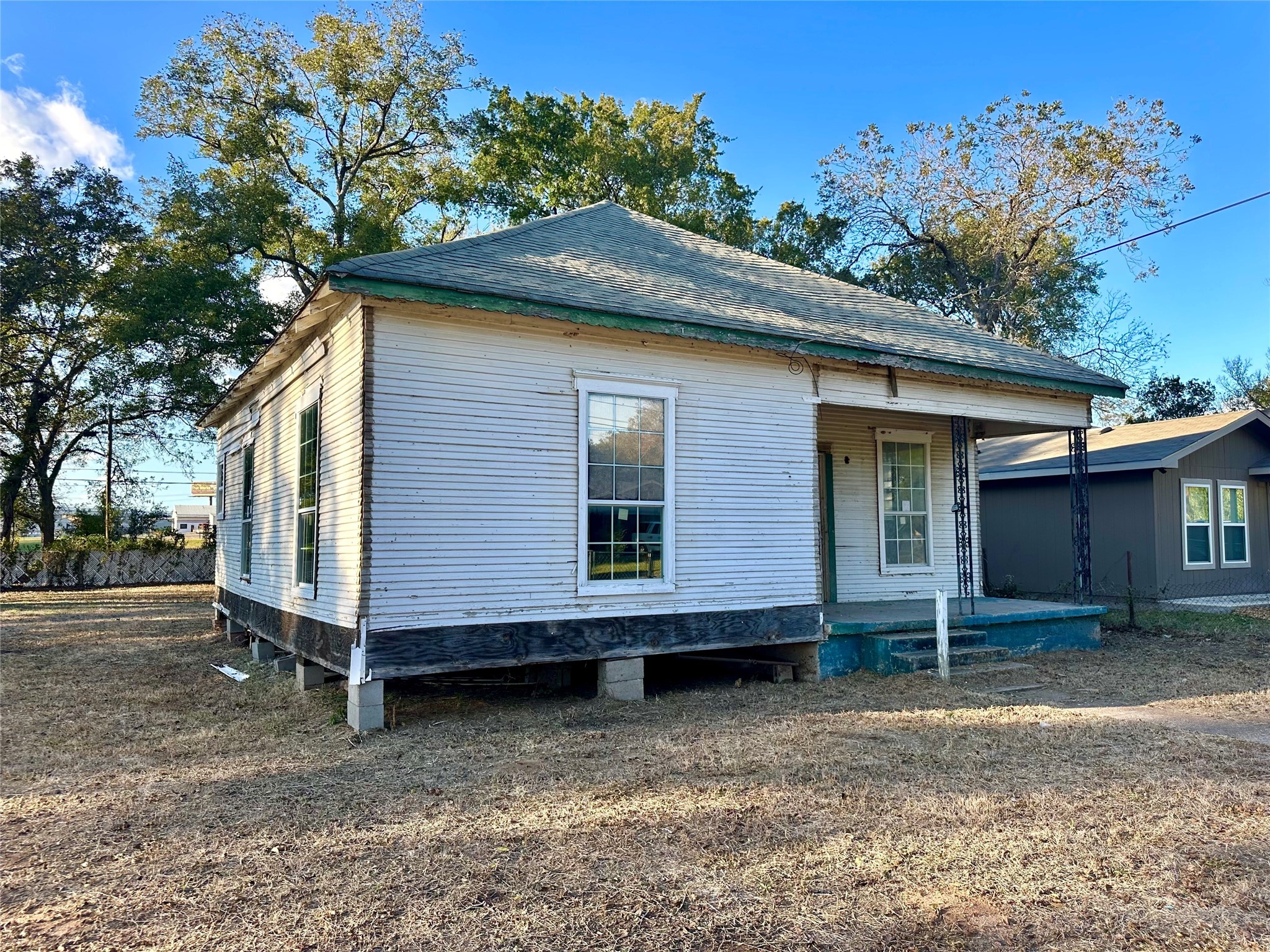 1000 & 1002 E Calhoun Avenue Waco TX 76704