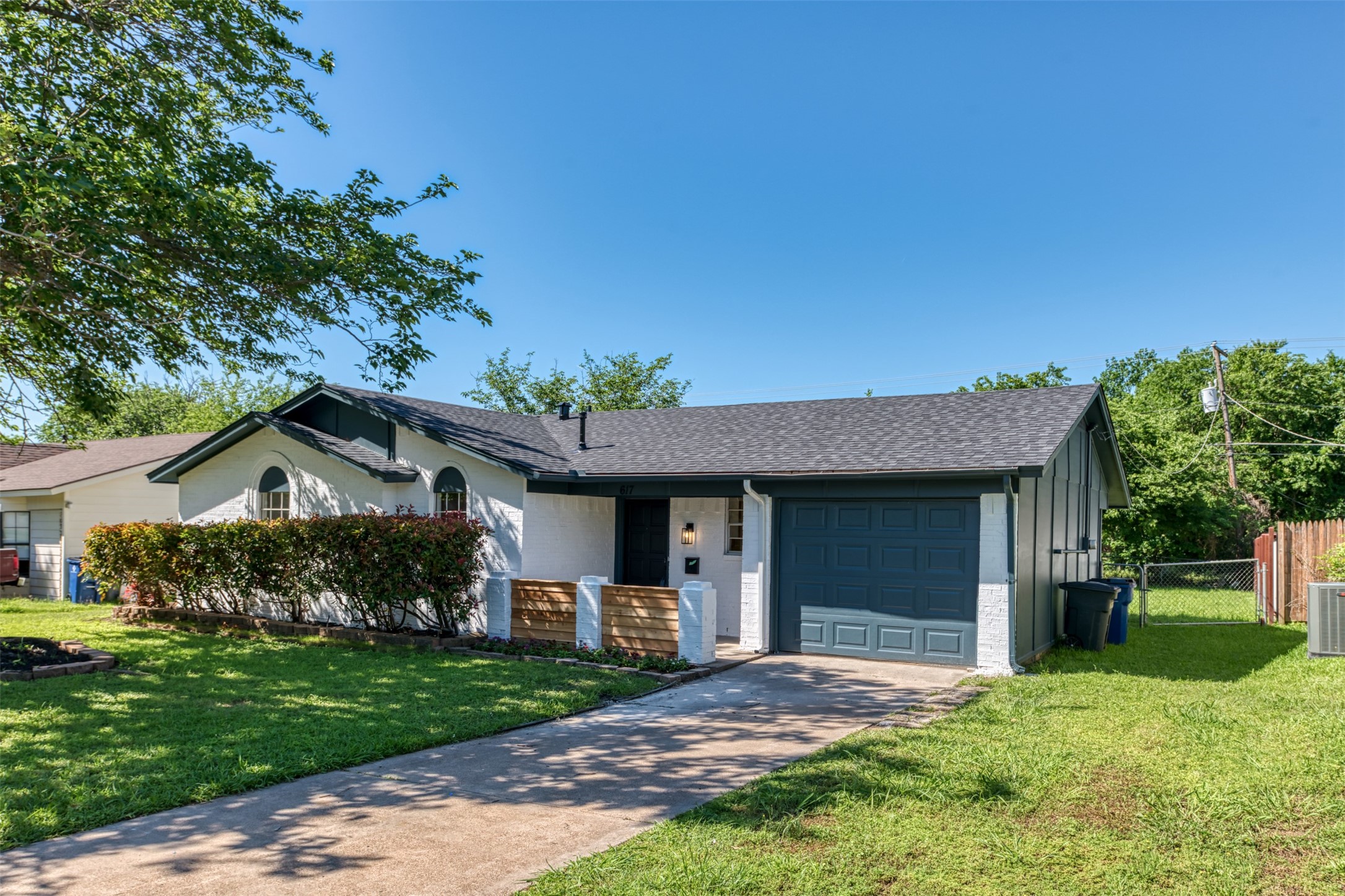 617 NW Newton Drive Burleson TX 76028