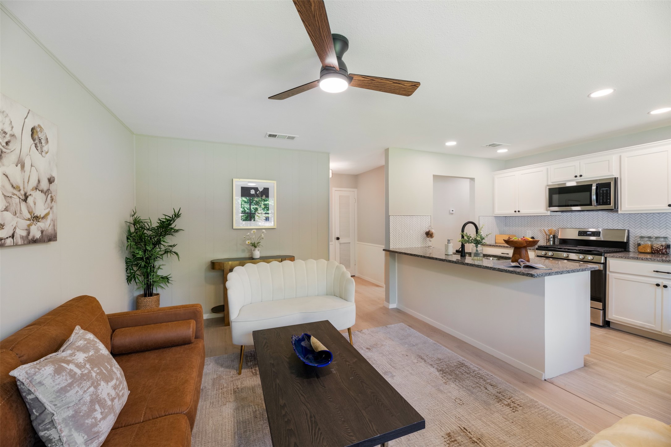 617 NW Newton Drive Burleson TX 76028