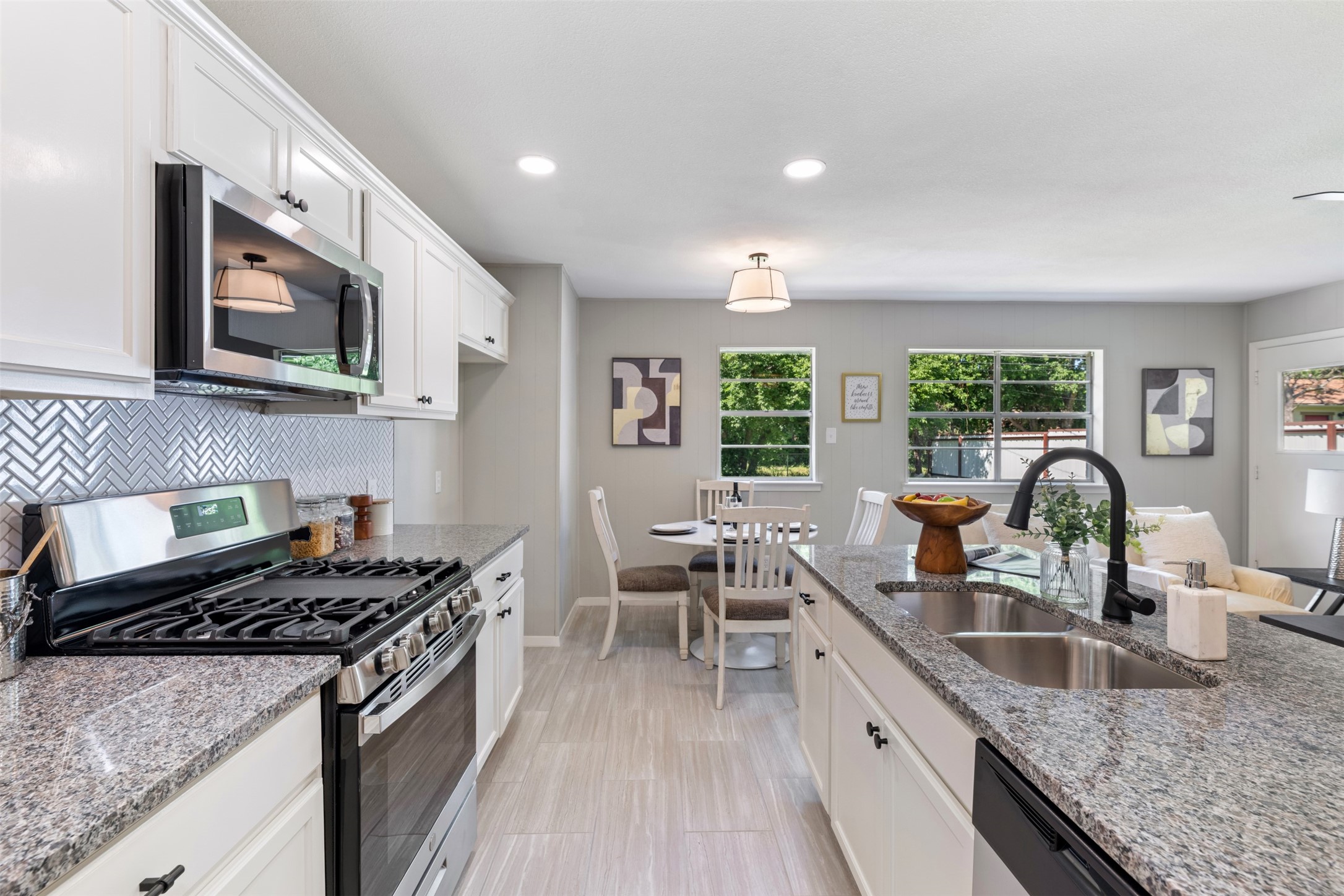 617 NW Newton Drive Burleson TX 76028
