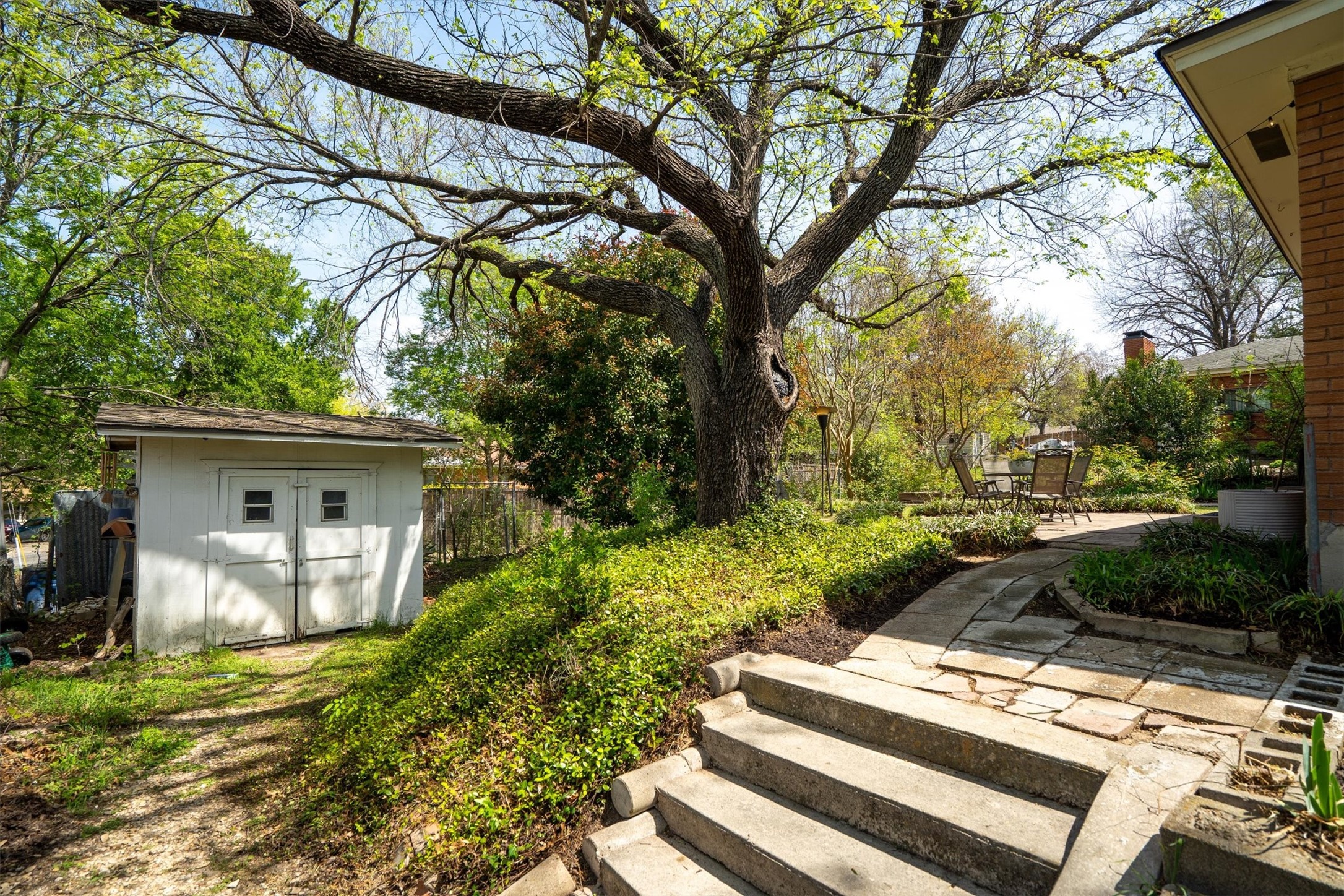 2461 Highland Road Dallas TX 75228