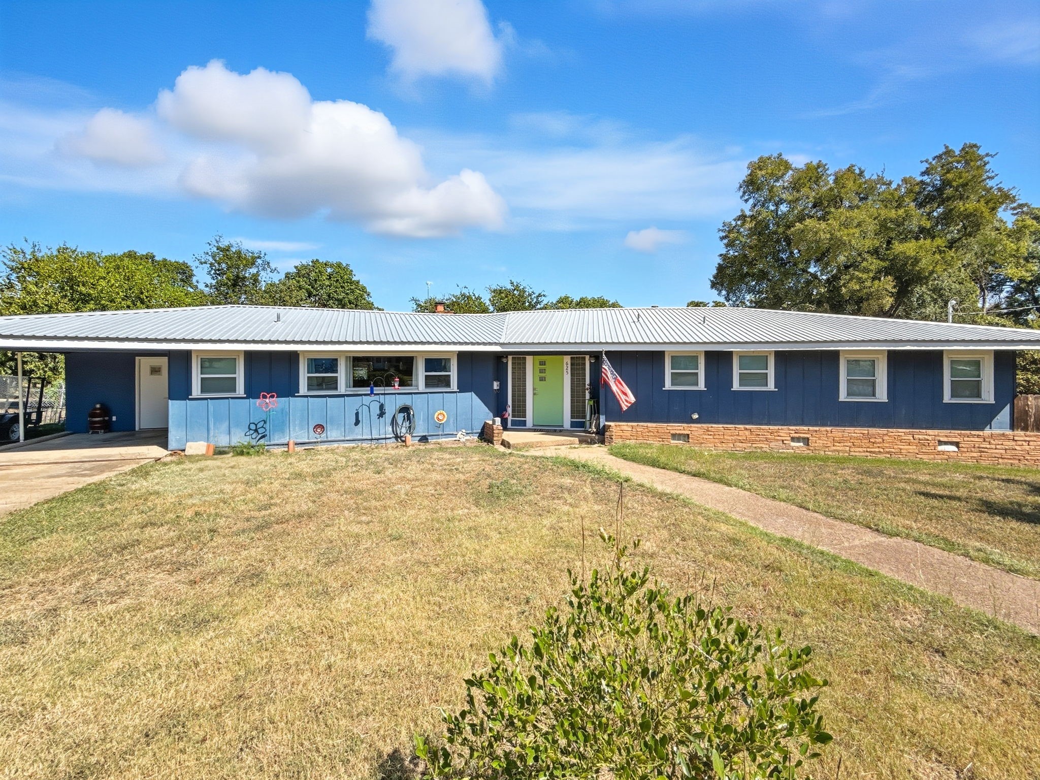 625 E Whitney Street Hamilton TX 76531