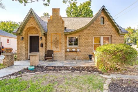 4137 Pershing Avenue Fort Worth TX 76107