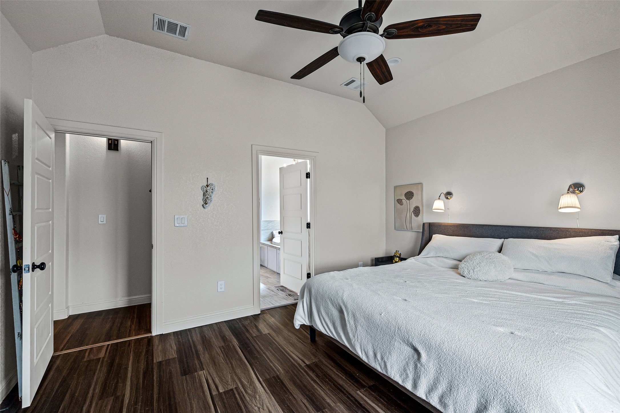 1306 E Apache Trail Granbury TX 76048